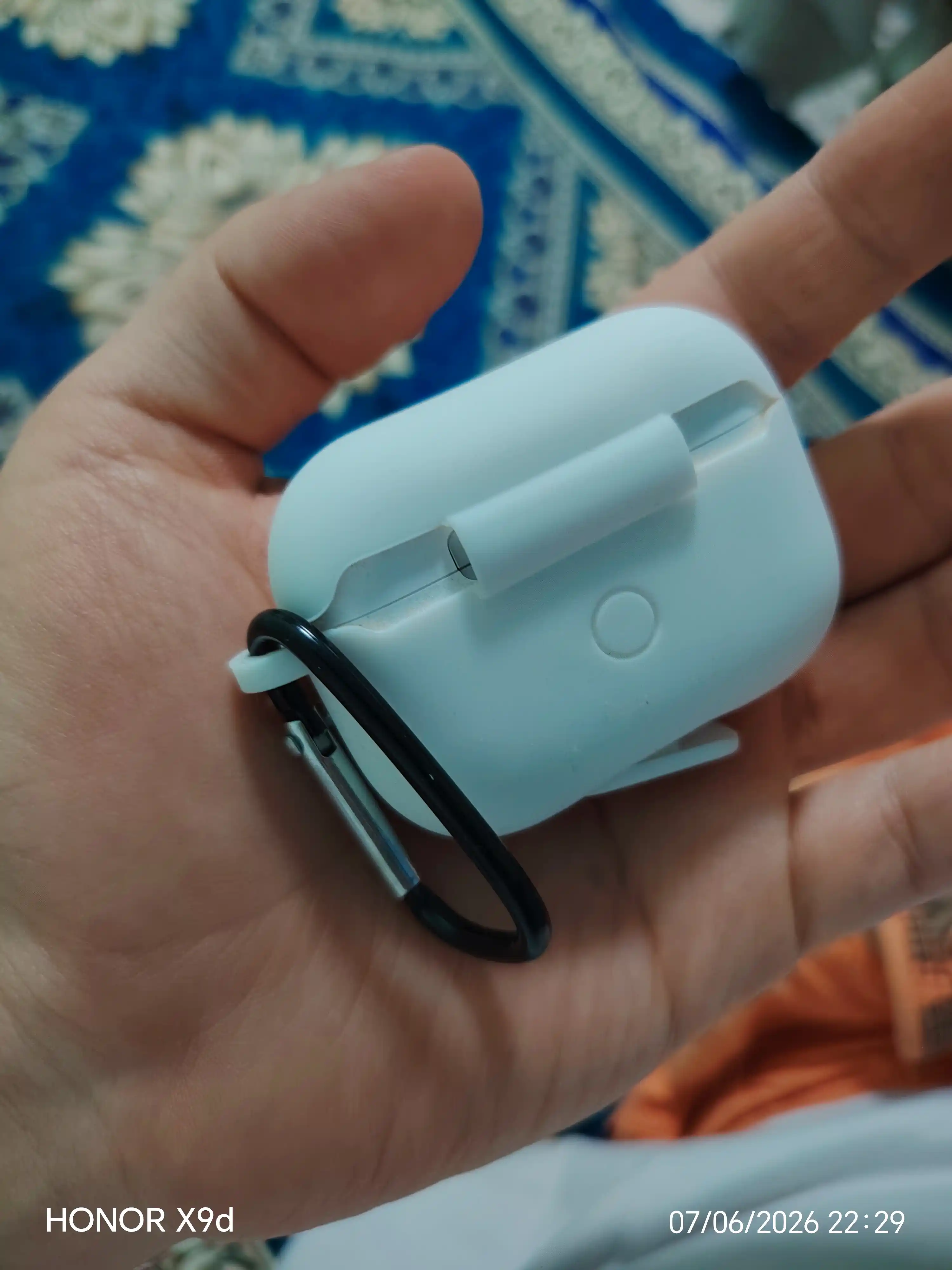 Силиконовый чехол для наушников Airpods Pro