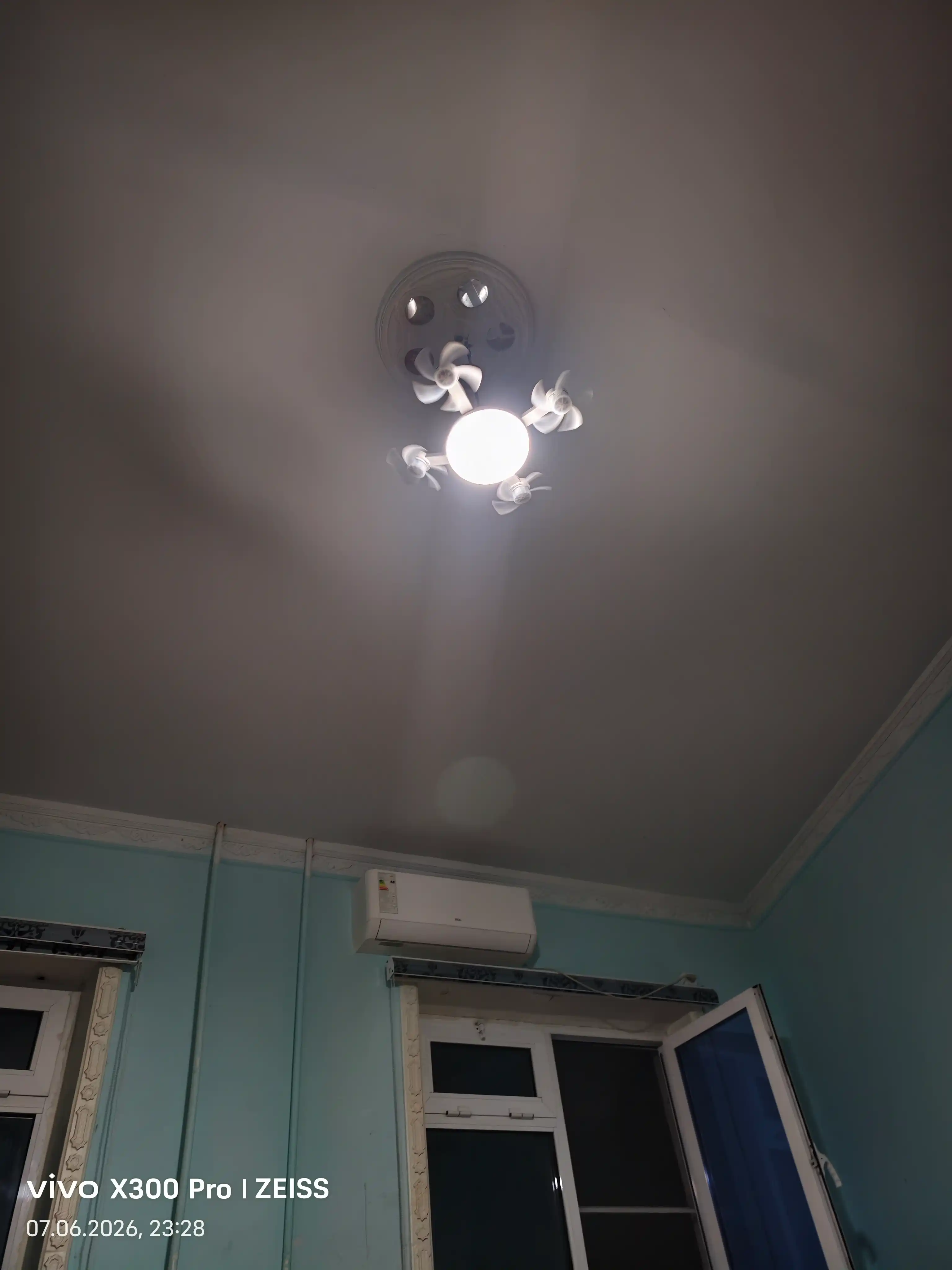 LED люстра с вентилятором с пультом 3 режима света, 4 скорости, современная для дома