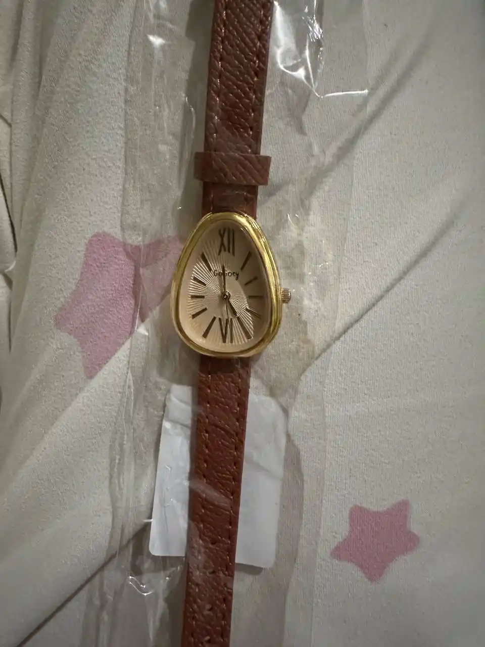 Ayollar qo‘l soati, kvarts mexanizmli, metall brasletli, klassik va elegant soat