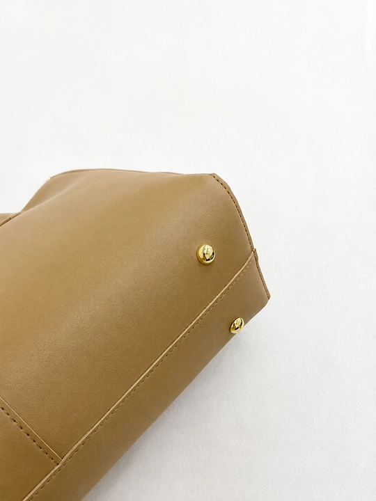 Ayollar uchun katta shopper sumka, PU charm tote, ish va hujjatlar uchun