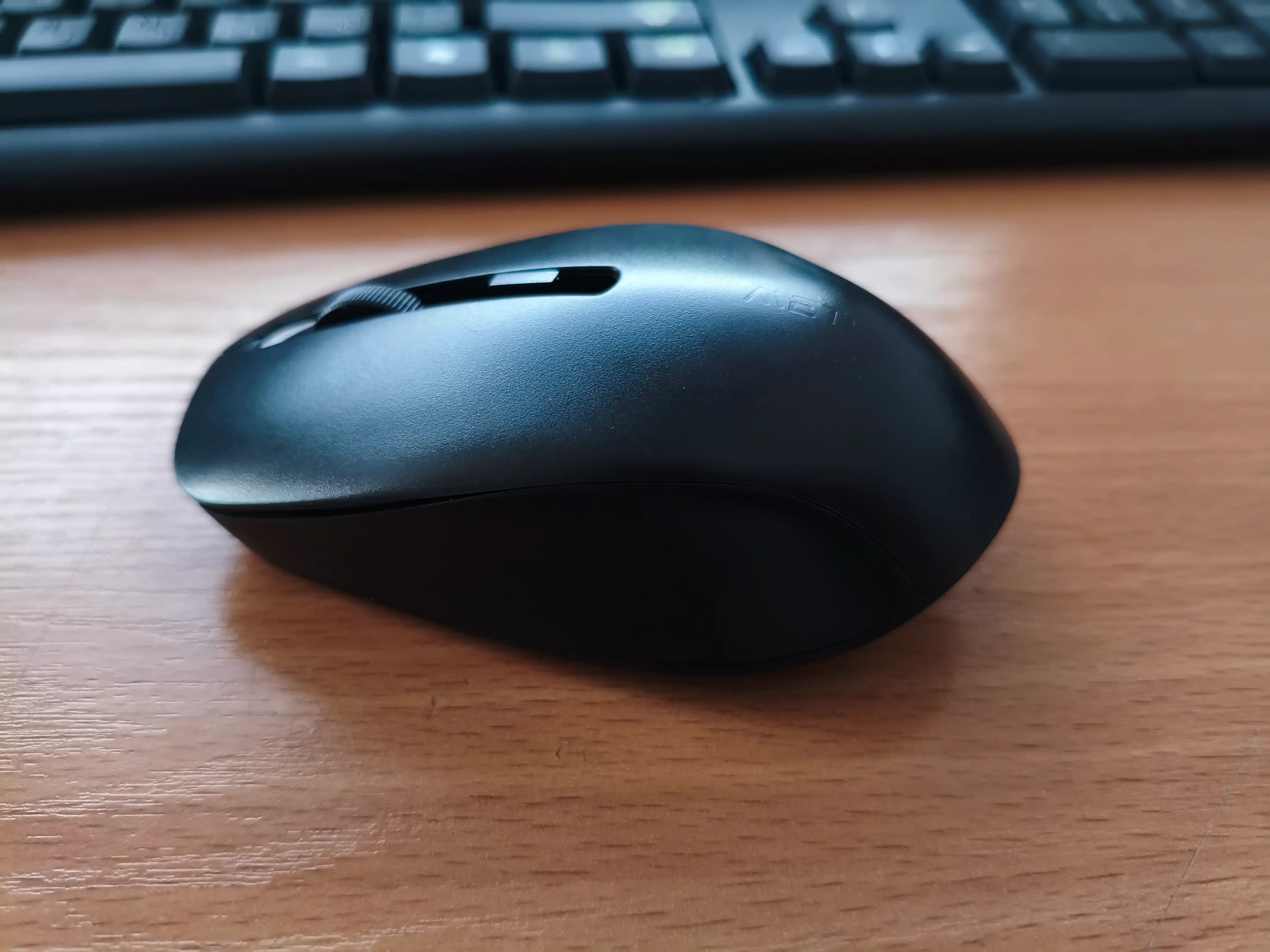 Simsiz Bluetooth sichqoncha Metoo E0 shovqinsiz, batareyka to'plamda