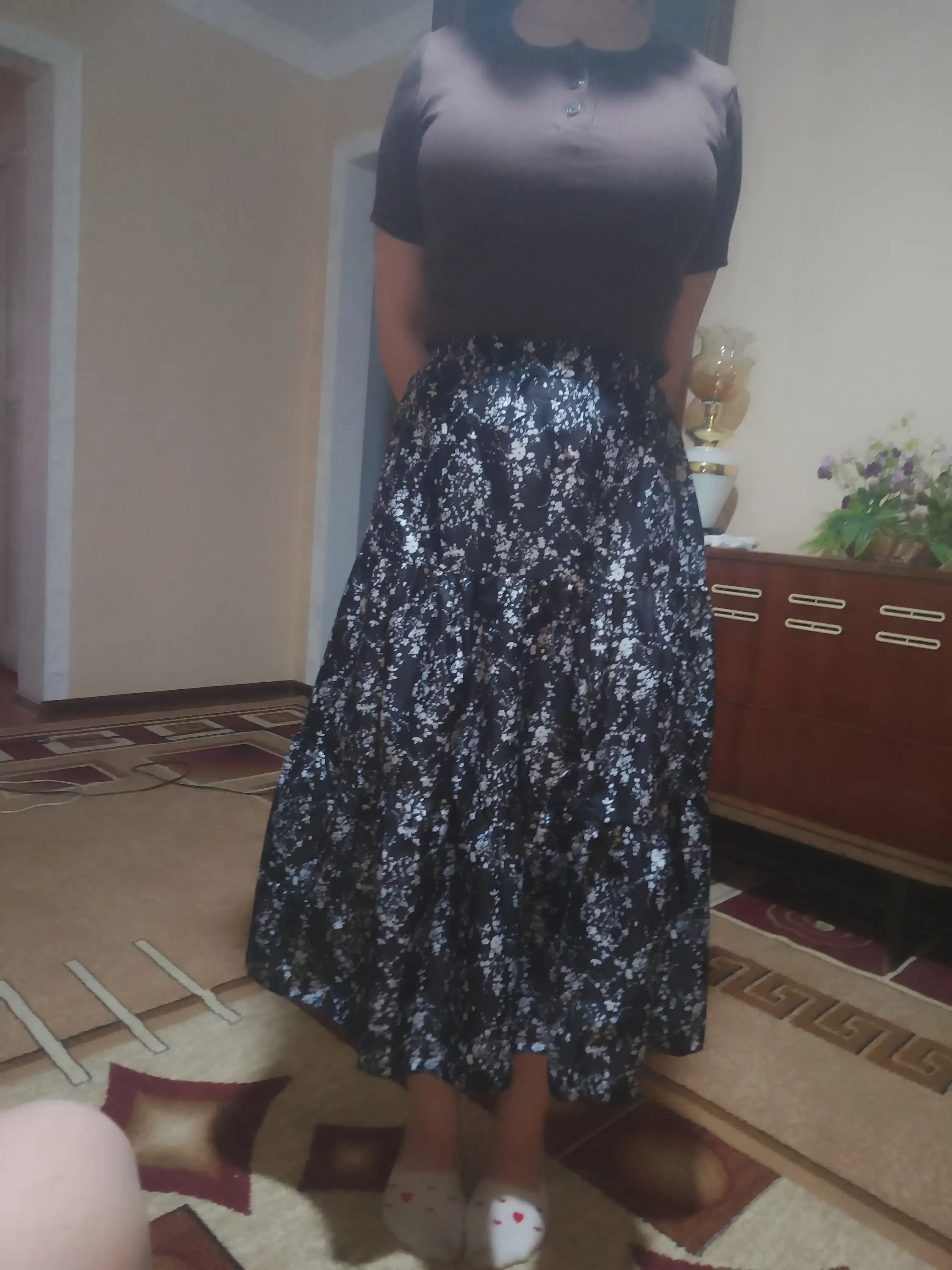 Ayollar yubkasi, uzun, gul naqshli, yozgi, qora/oq, S-XL