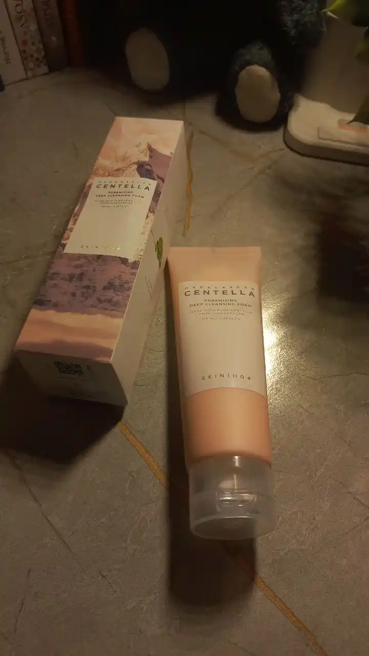 Глубоко очищающая пенка для сужения пор SKIN1004 Poremizing Deep Cleansing Foam, 125 мл