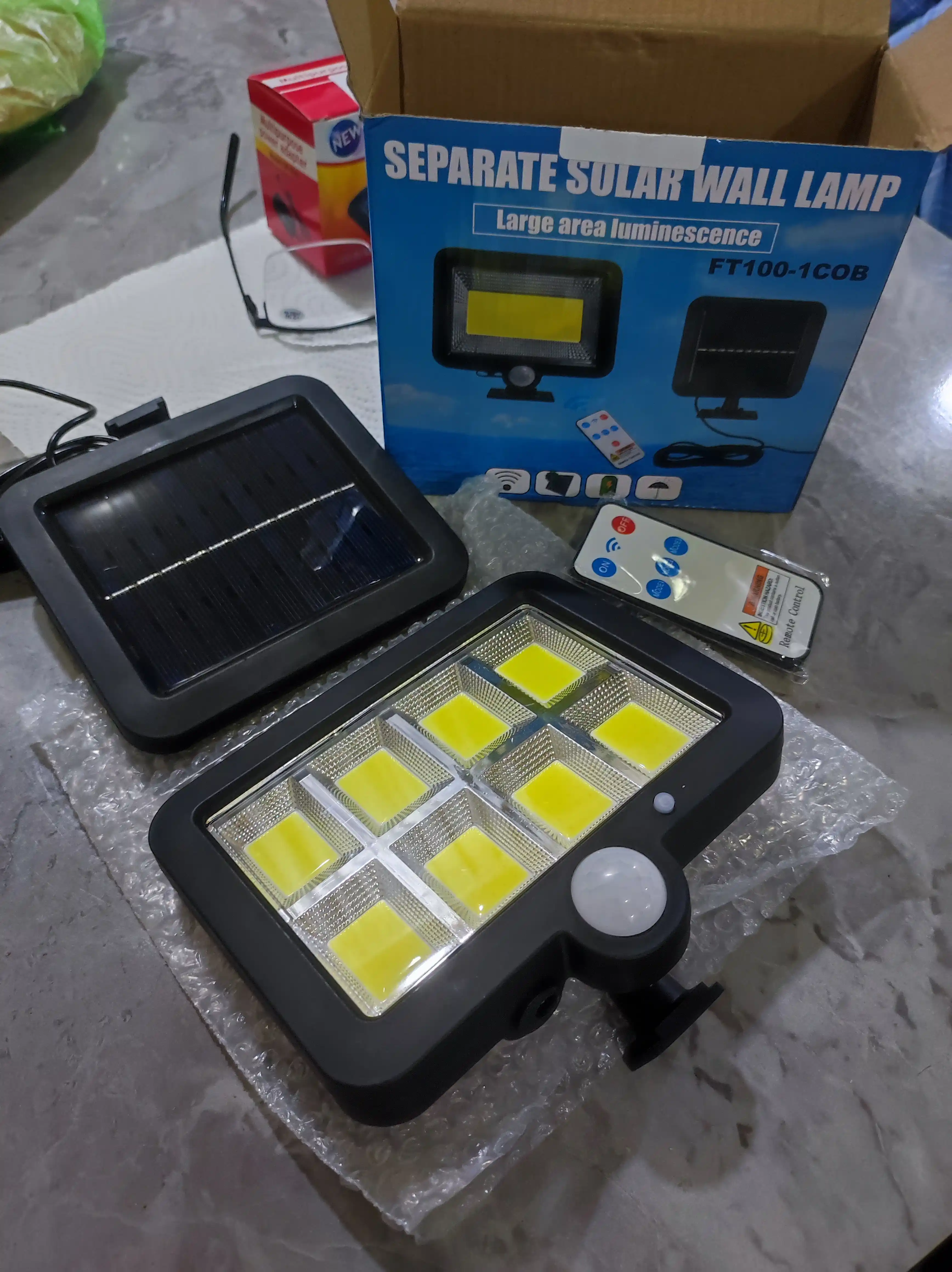 Quyosh energiyasida ishlovchi LED proyektori “SolarGuard 160”, 30 W