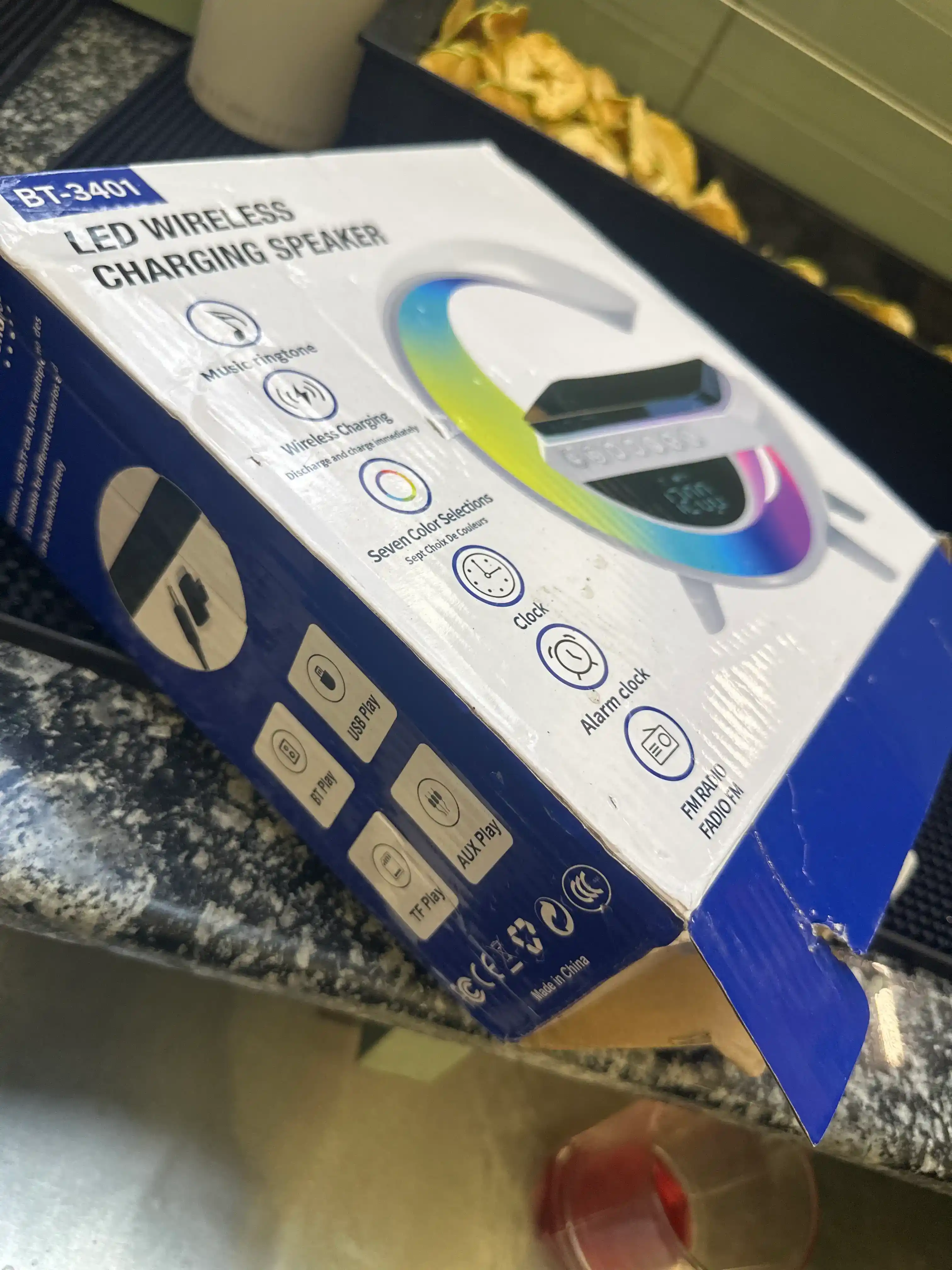 RGB Bluetooth колонка с беспроводной зарядкой и ночной подсветкой