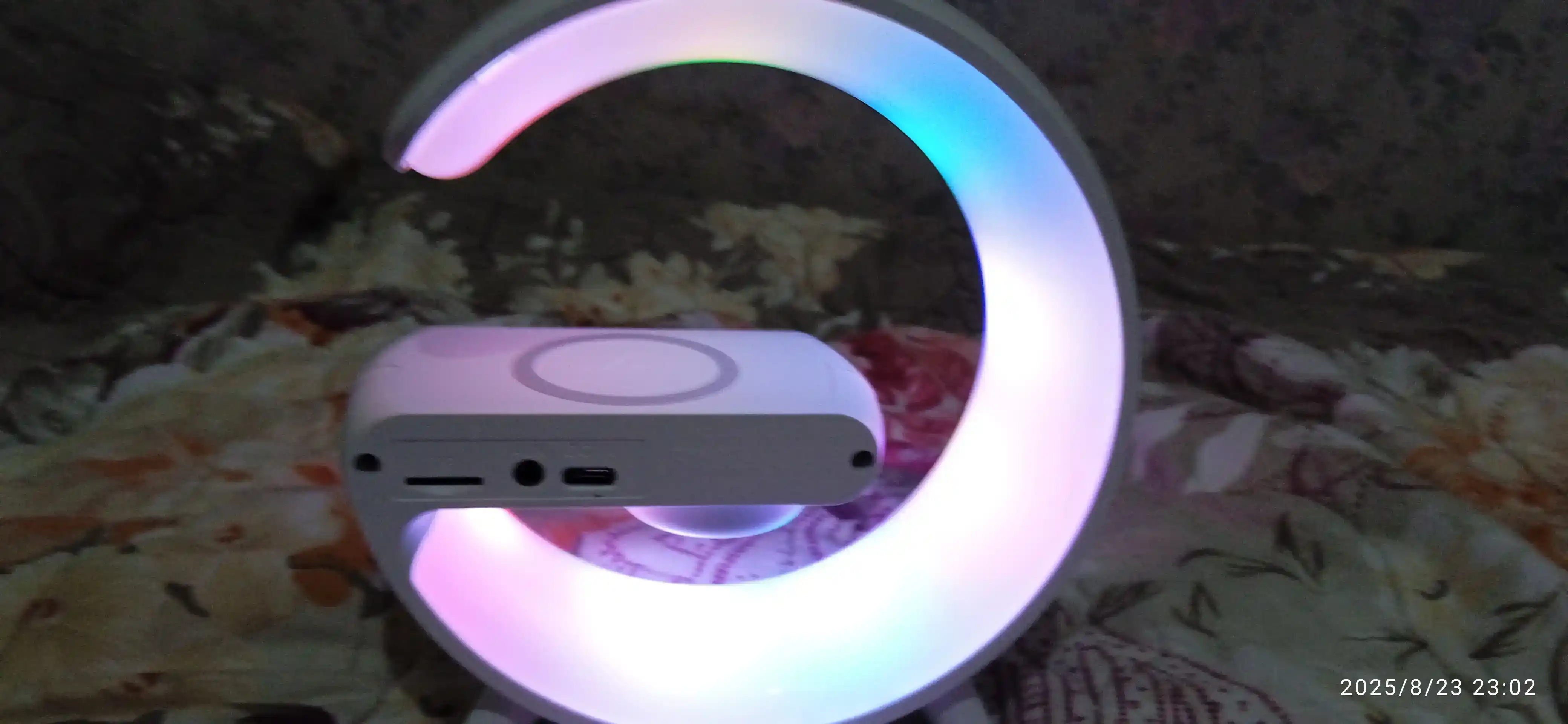 RGB Bluetooth колонка с беспроводной зарядкой и ночной подсветкой