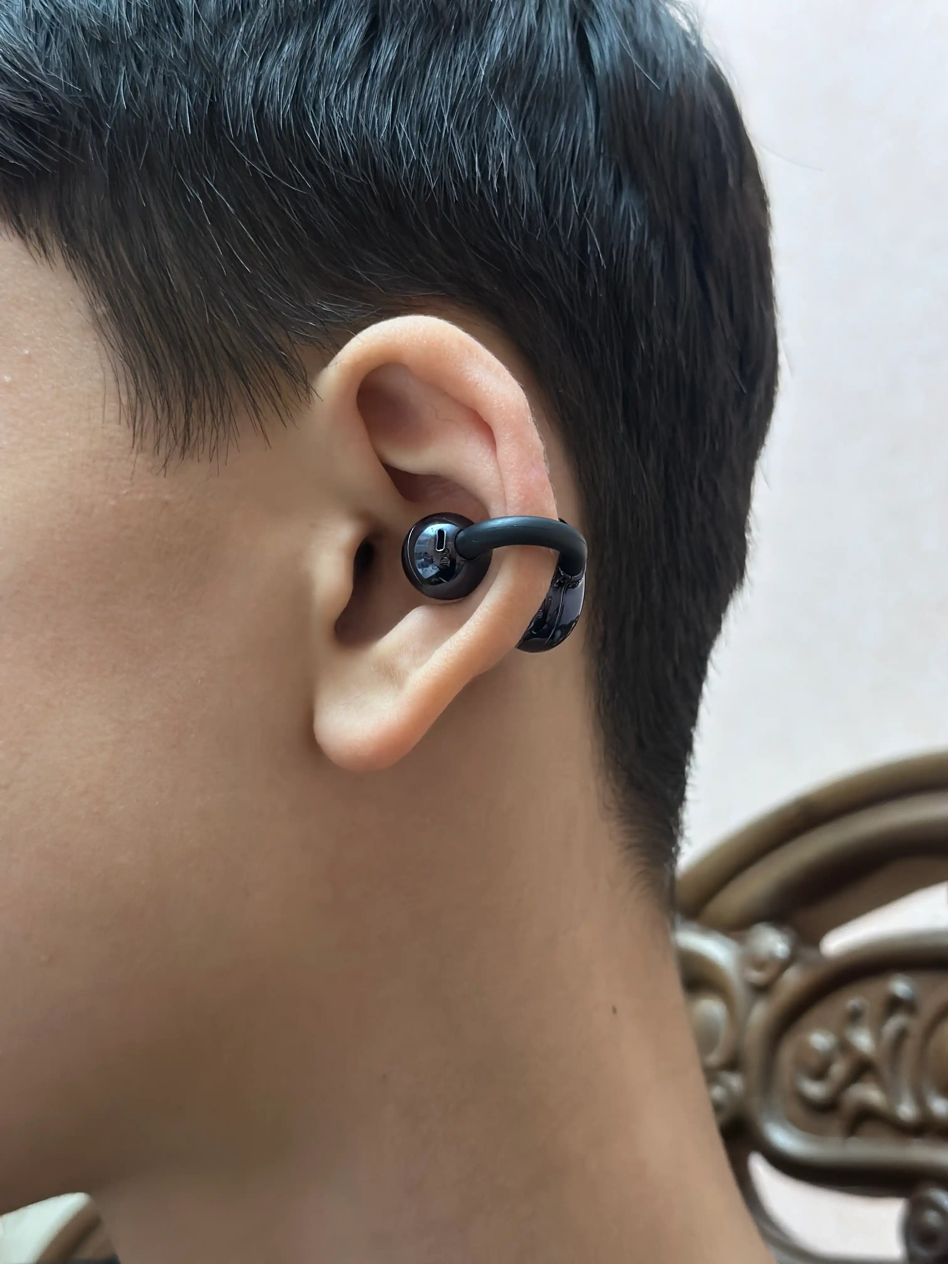 Simsiz Bluetooth naushniklar, yuqori sifatli ovoz, qulay va zamonaviy dizayn