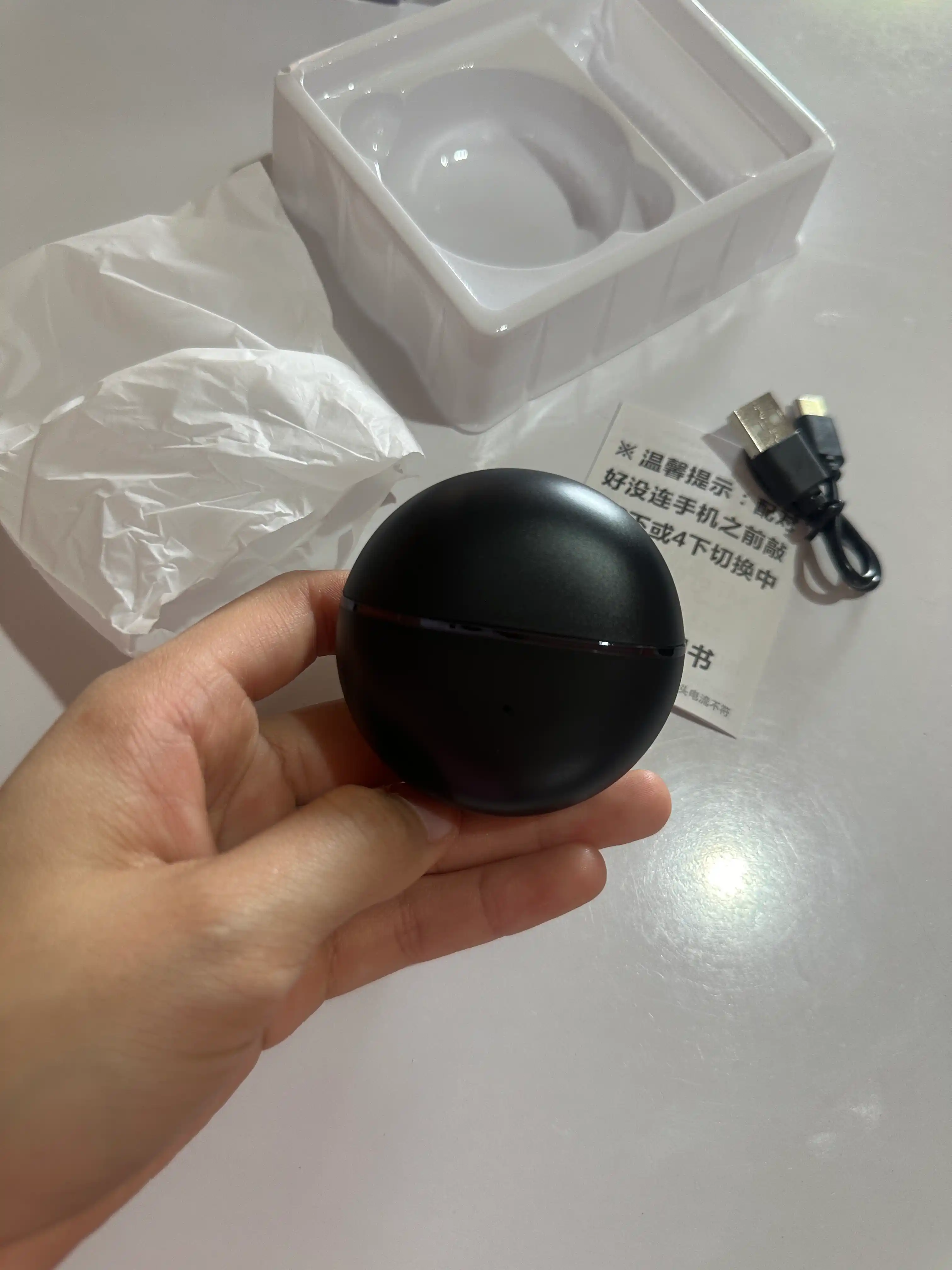 Simsiz Bluetooth naushniklar, yuqori sifatli ovoz, qulay va zamonaviy dizayn