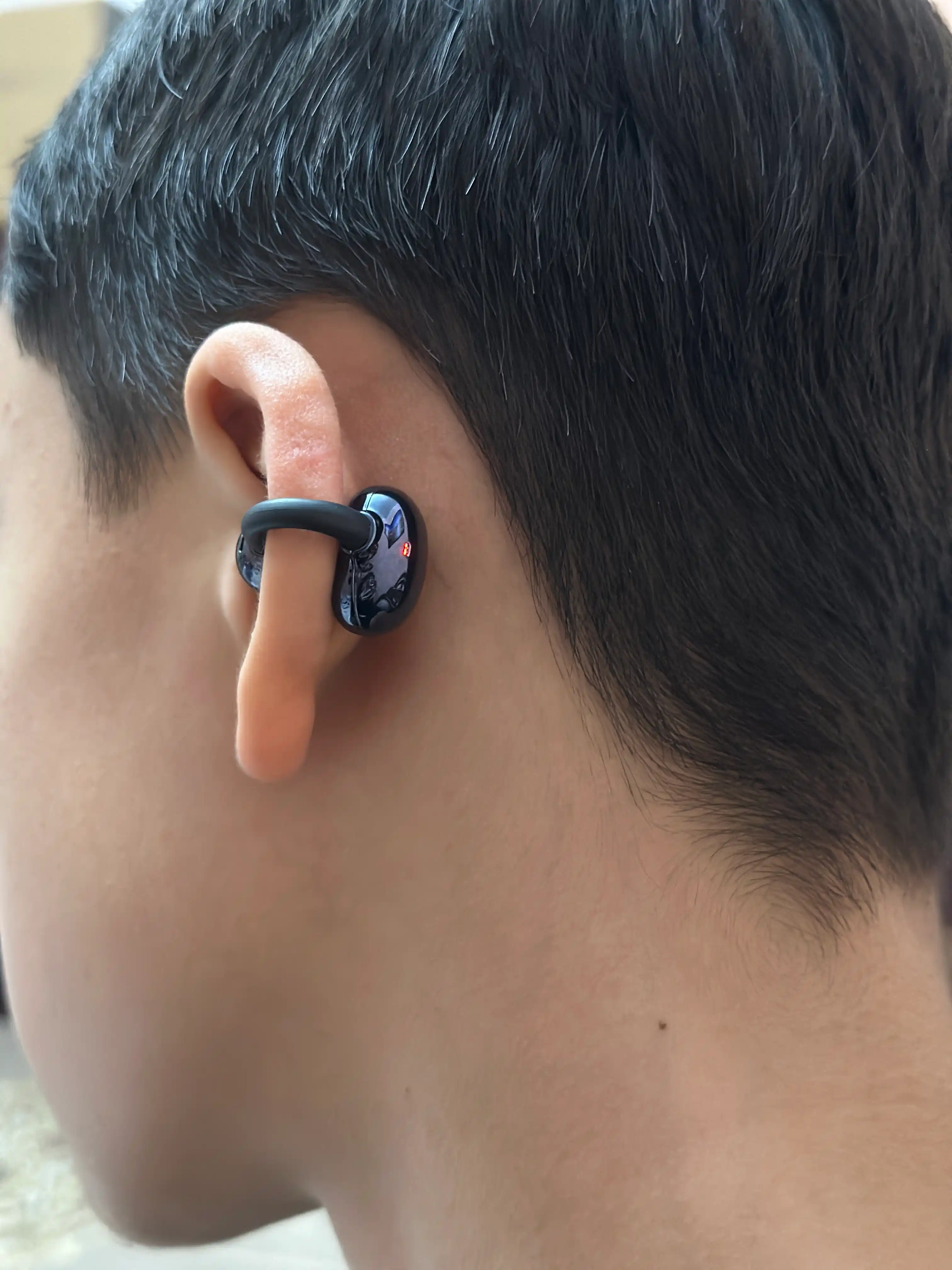 Simsiz Bluetooth naushniklar, yuqori sifatli ovoz, qulay va zamonaviy dizayn