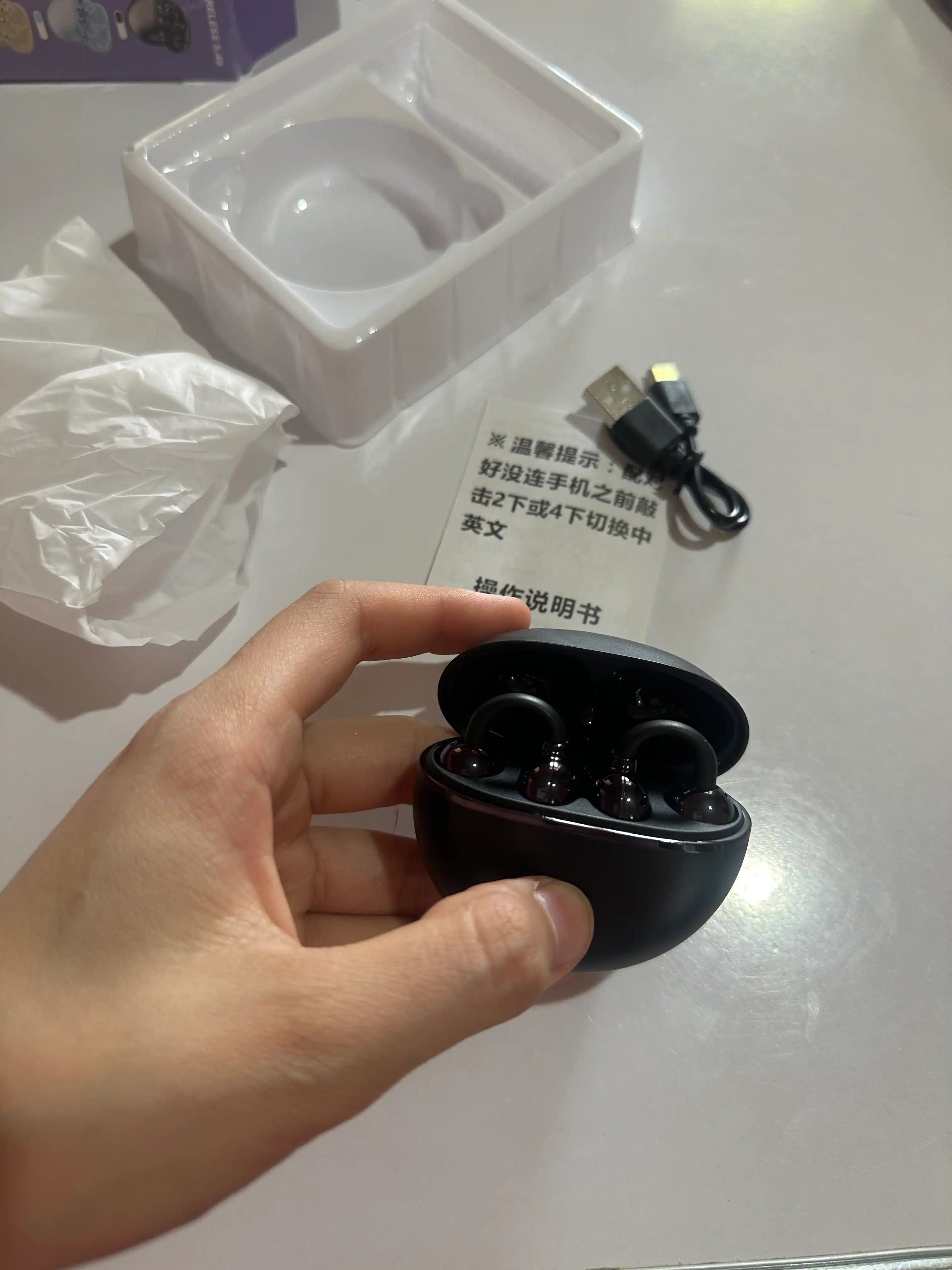 Simsiz Bluetooth naushniklar, yuqori sifatli ovoz, qulay va zamonaviy dizayn