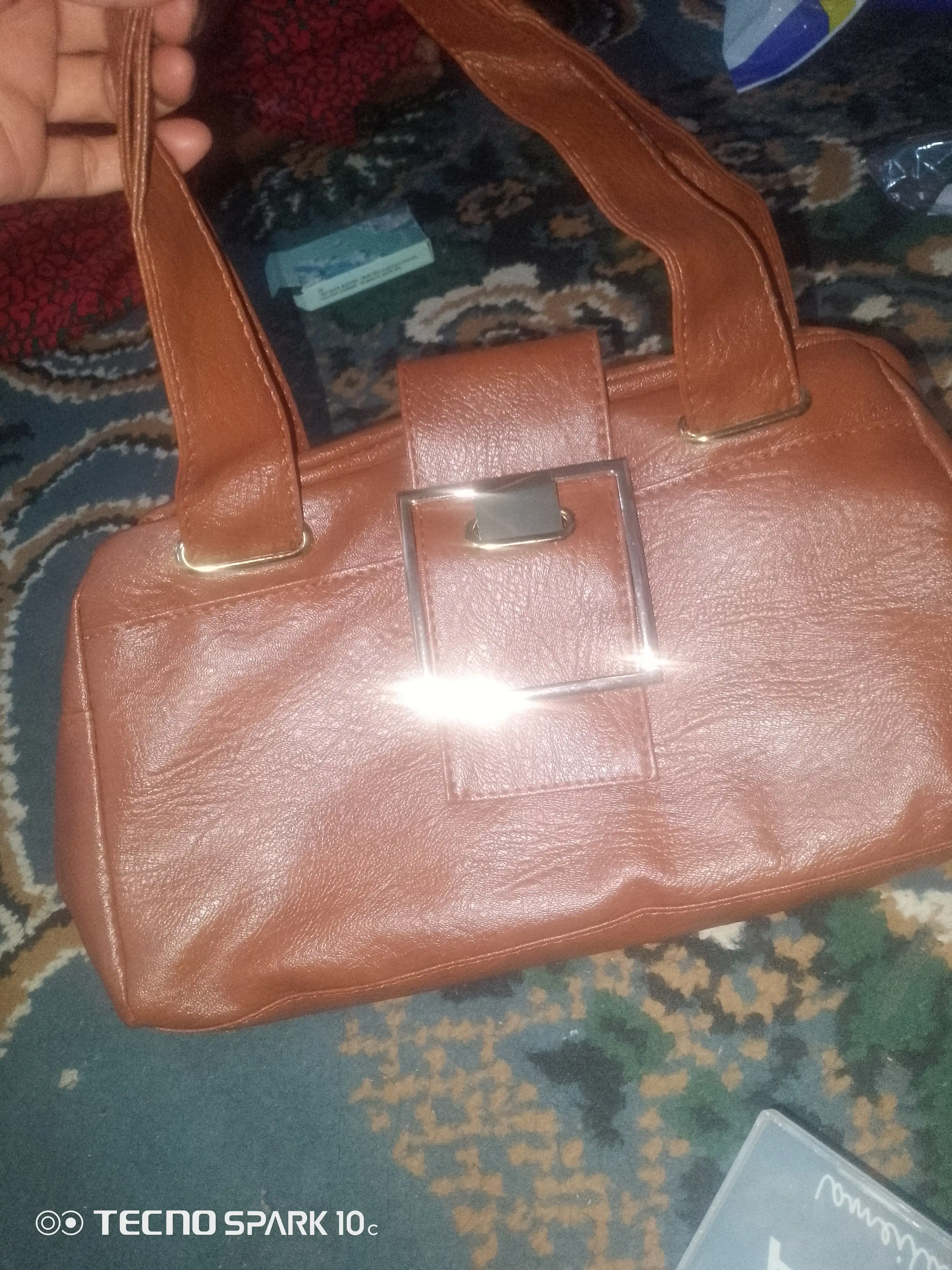 Ayollar sumkasi BEATRICE, krossbodi, tout, yelkadan osiladigan sumka, 3 bo‘limli, ekocharm