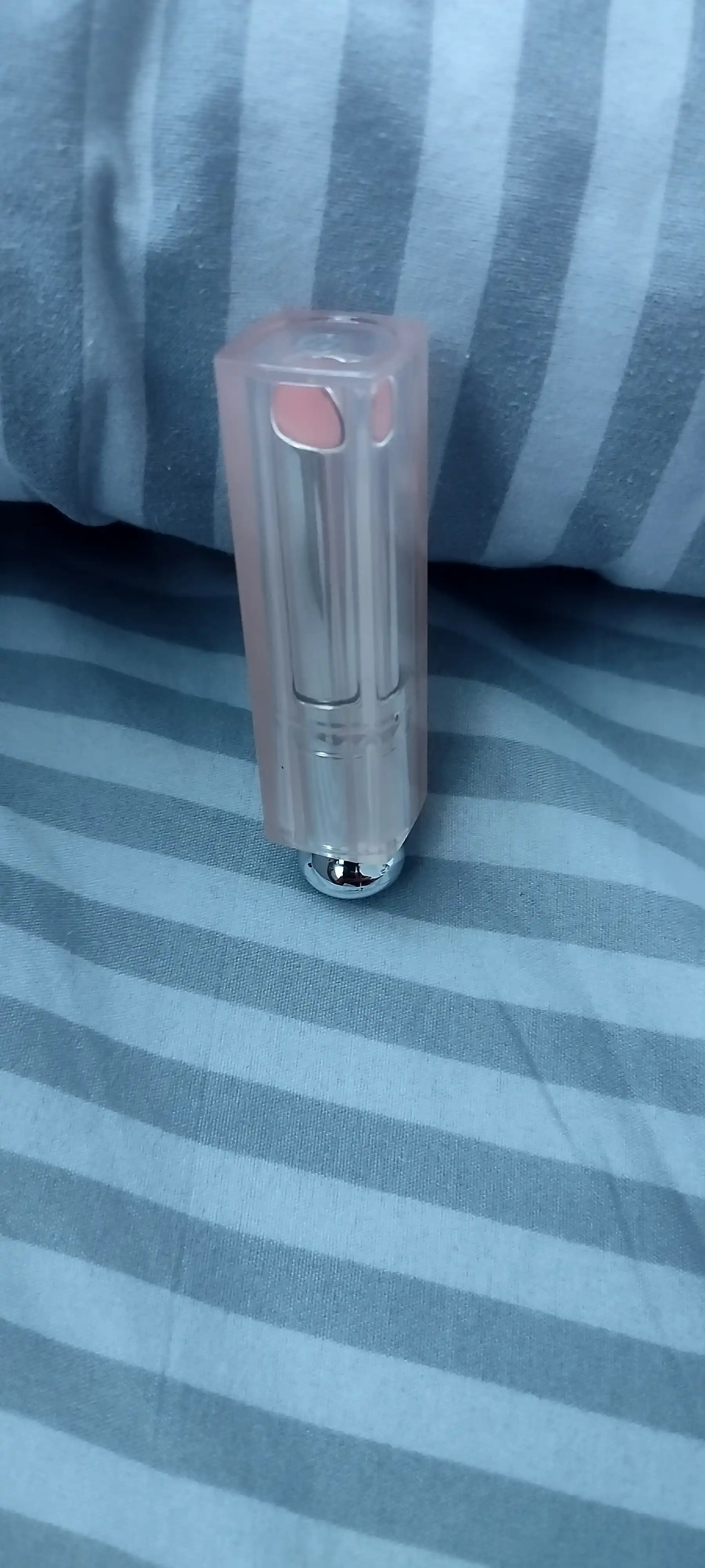 Miss Betty Lip Glow 001 Pink lab uchun namlantiruvchi va tabiiy rang beruvchi balzam 3.2g