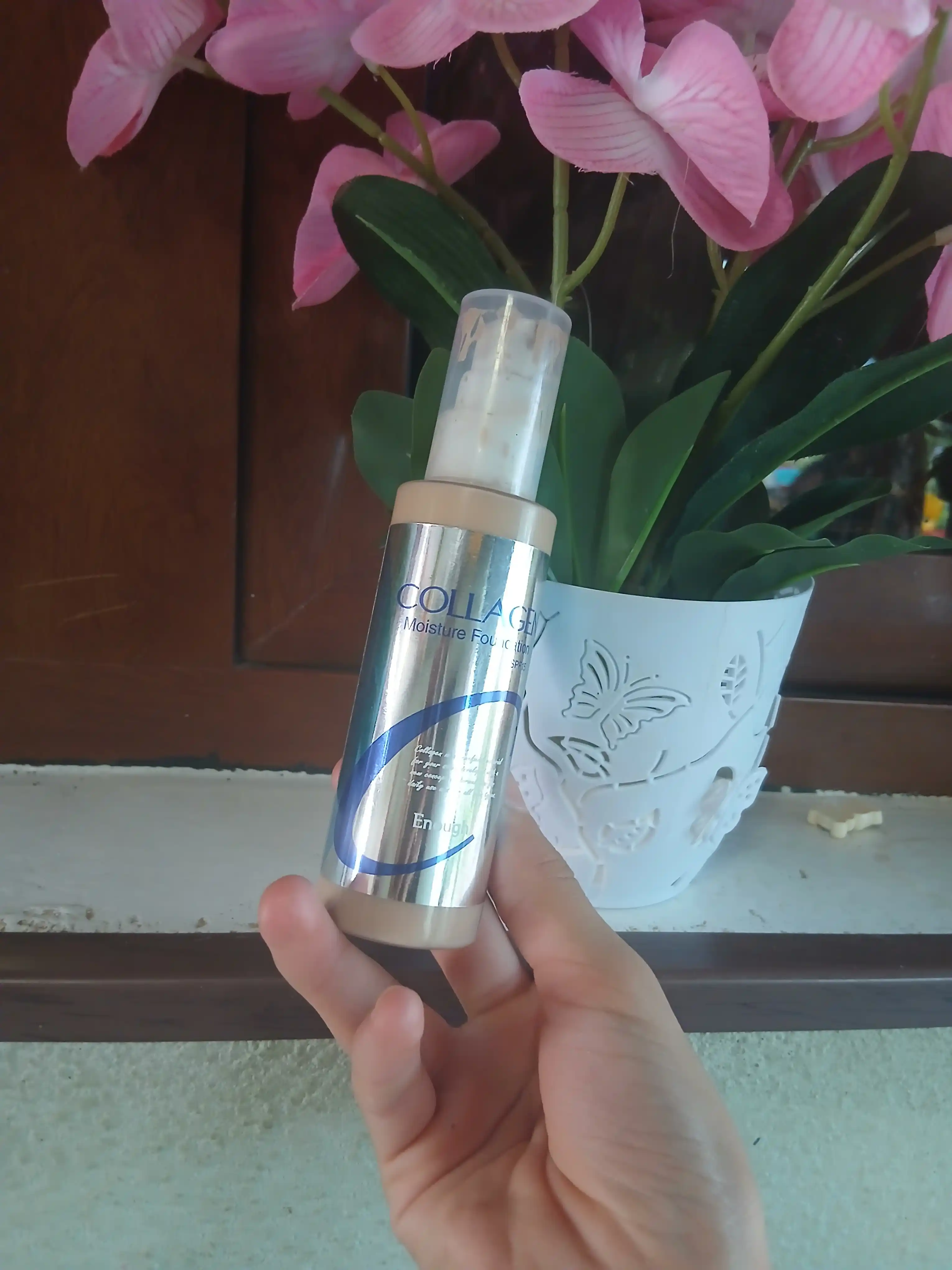Namlovchi tonal kremi, kollagen bilan Enough Collagen Moisture Foundation, SPF15, 100 ml