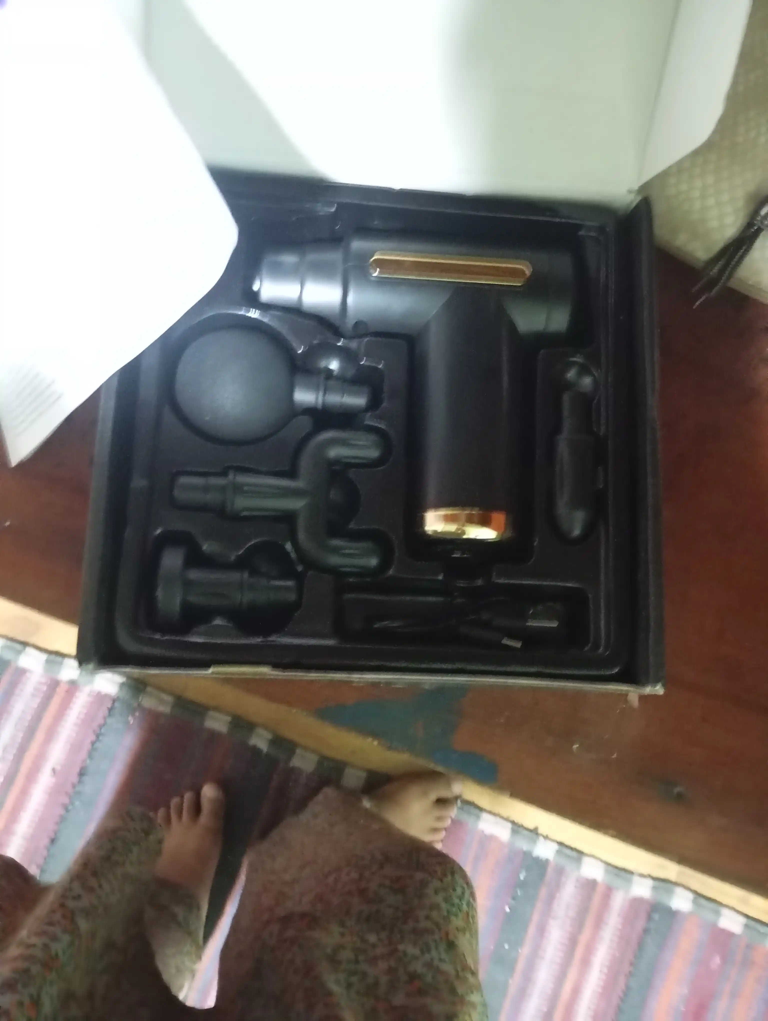 Massaj, to‘pponcha bilan zarba berish, tana fassiyalari, tana, orqa, bo‘yinni massaj qilish apparati