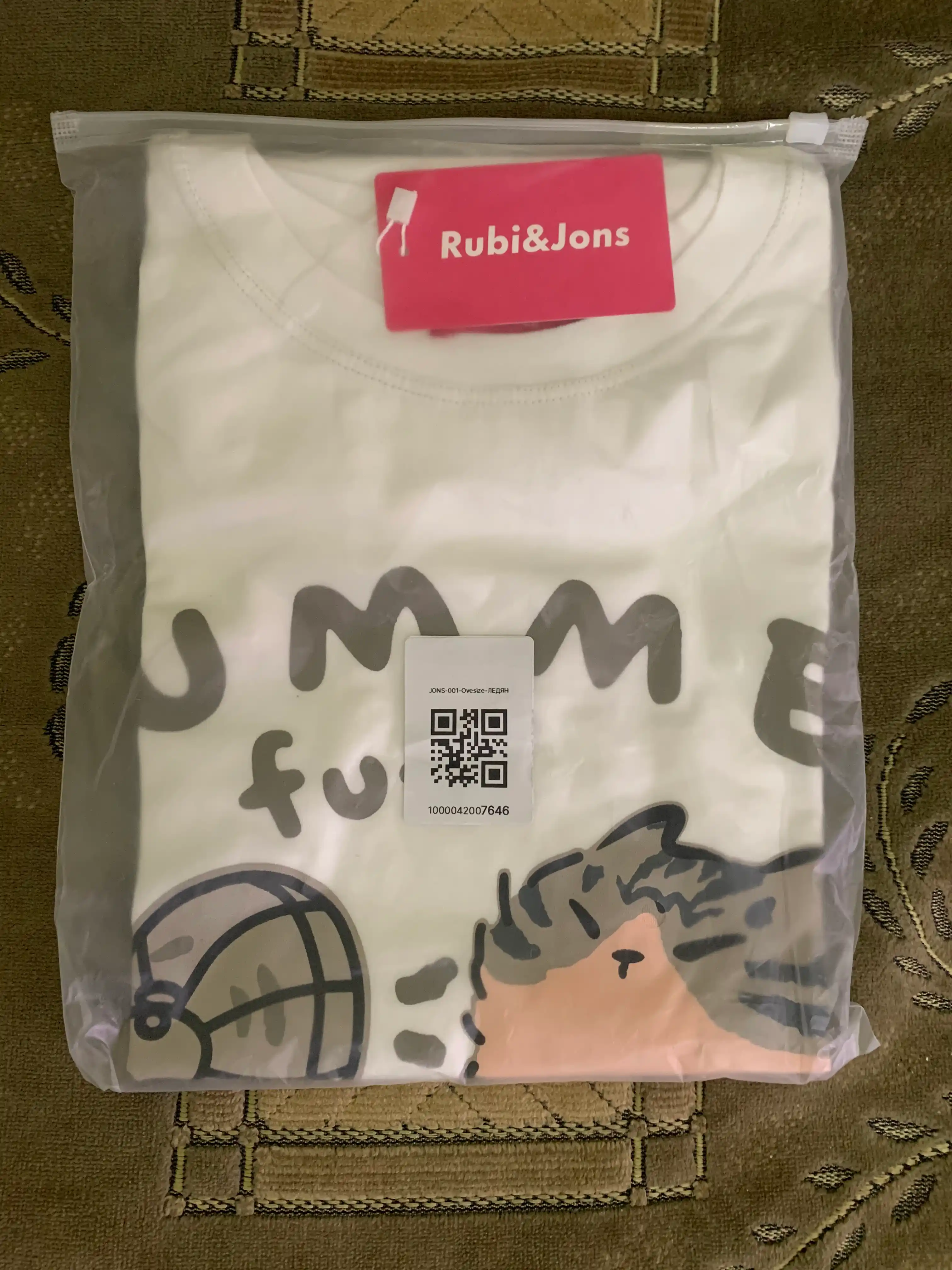 Rubi&Jons ayollar katta o‘lchamli futbolkasi - 100% yumshoq paxta, bosma, uniseks modeli