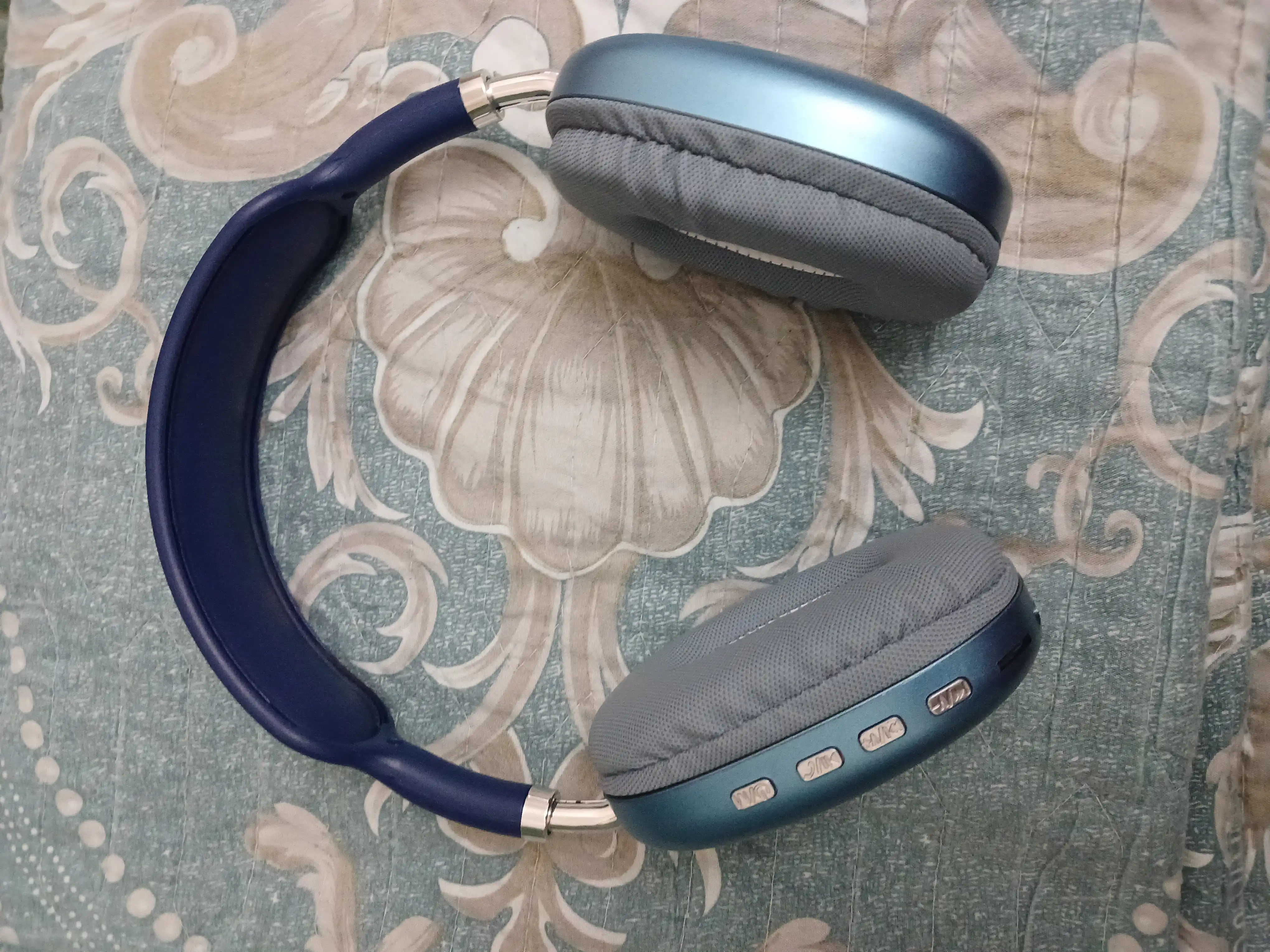 Simsiz Bluetooth quloqchinlar P9, mikrofonli, to'liq o'lchamli