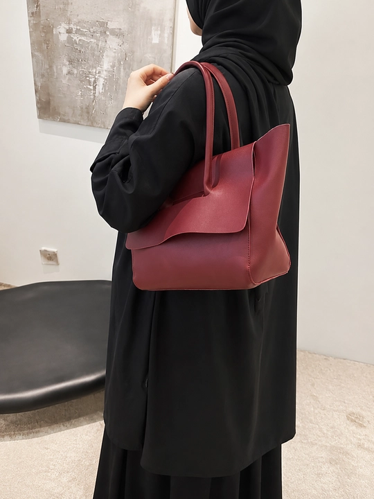 Ayollar uchun katta tote sumka, PU material, klapanli va tutqichli