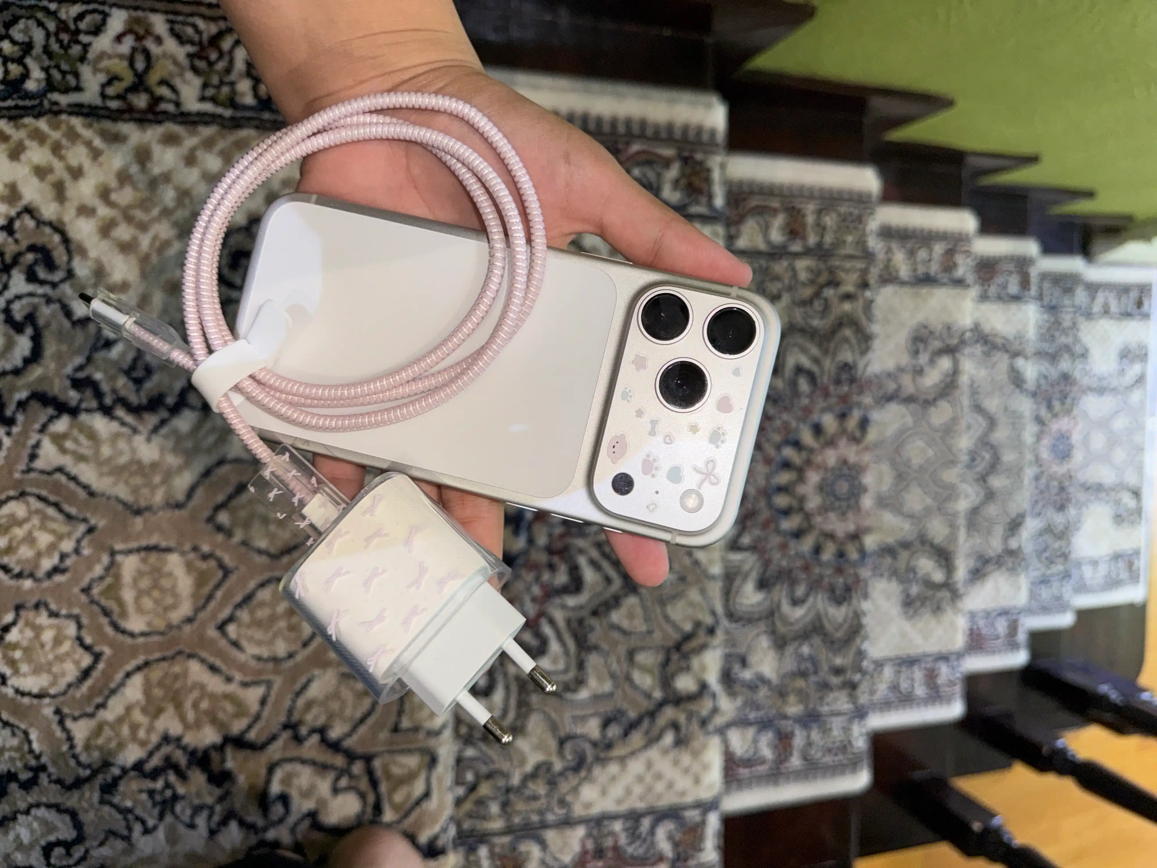 Nakleyka telefon va chexol uchun, stikerlar telefon uchun