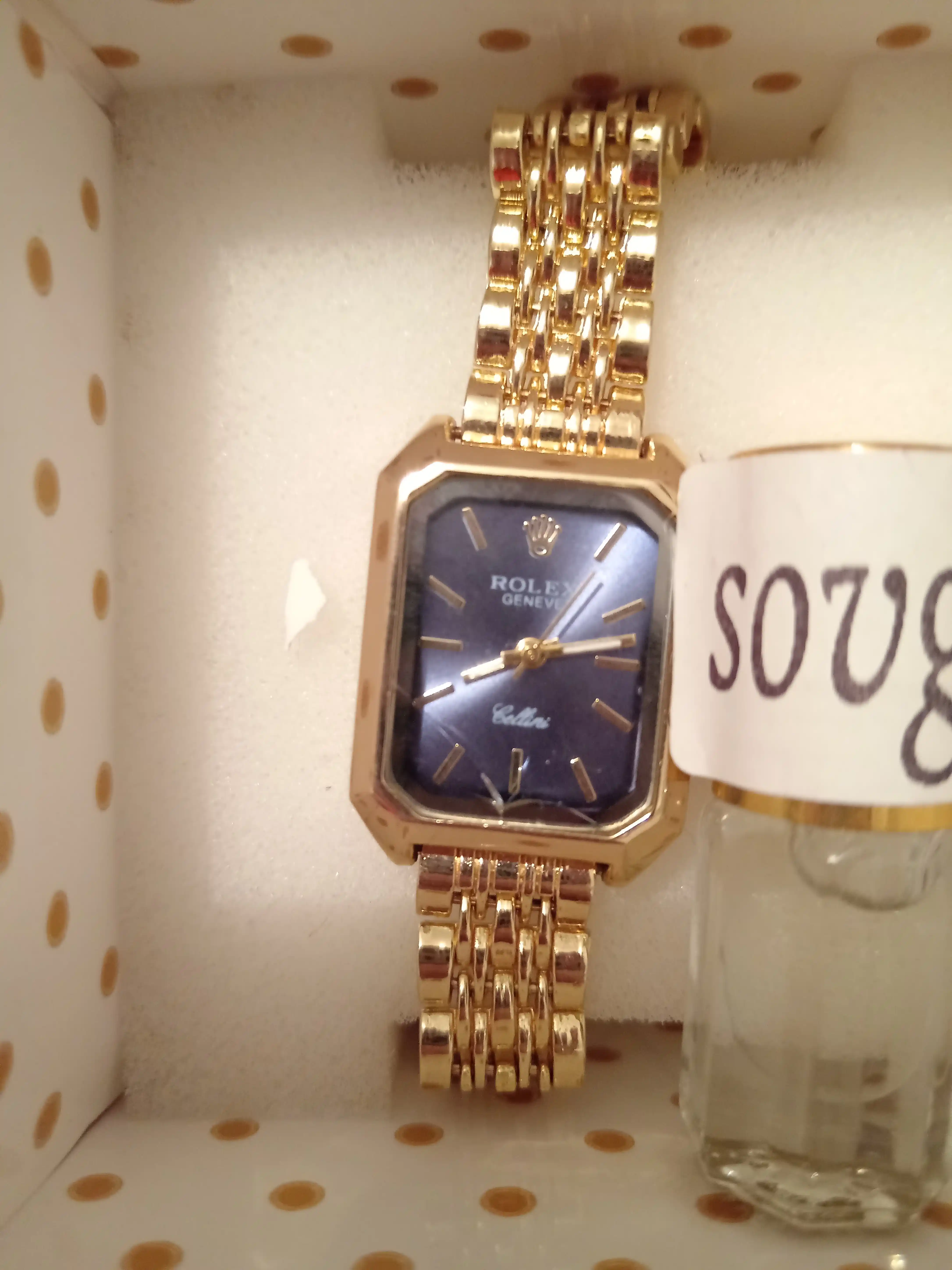 Ayollar qo‘l soati Rolex, kvarts, klassik dizayn, metall braslet, sovg‘a qutisida