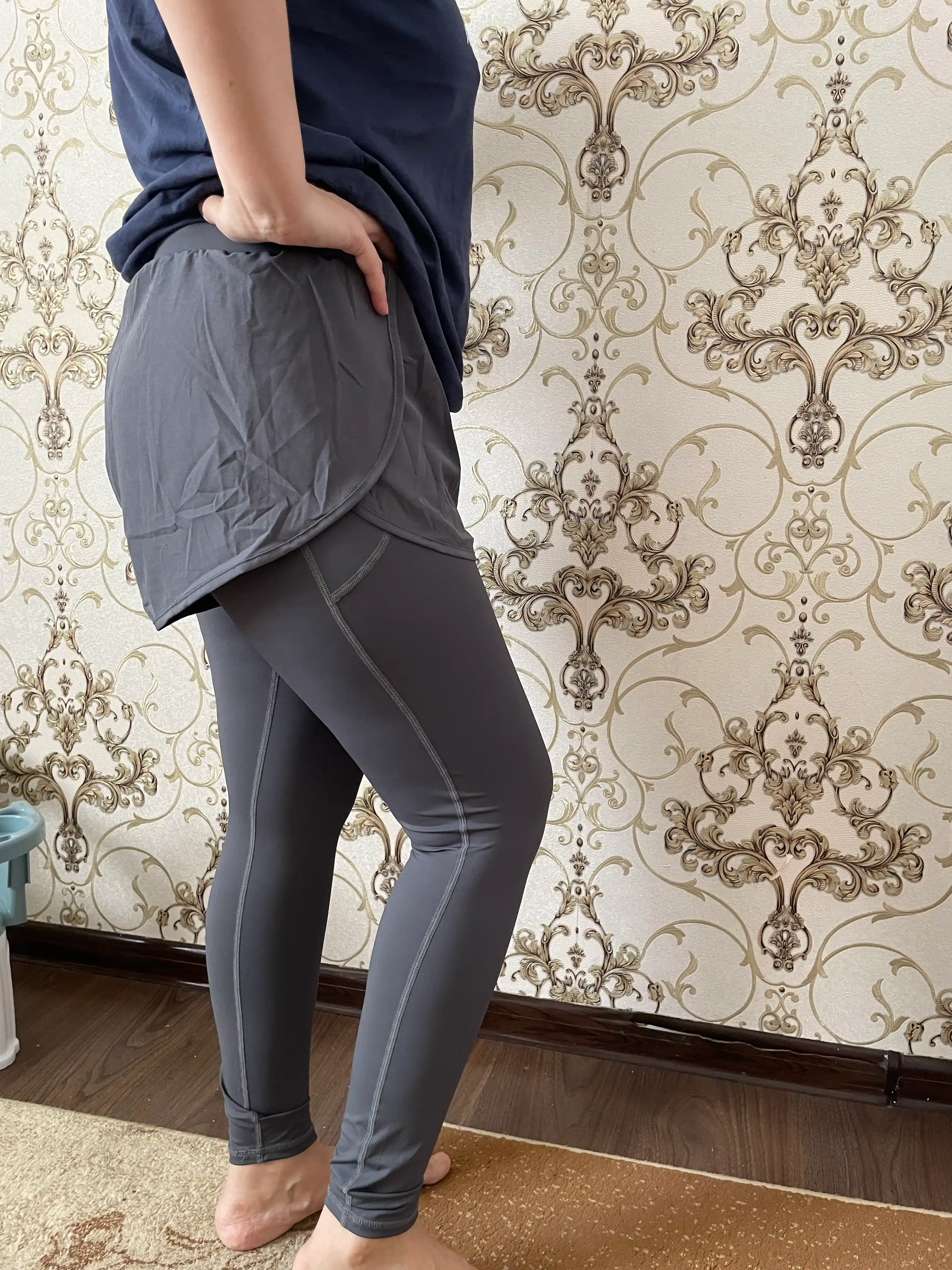 Sport losinlari, sport, fitnes va yoga uchun yashirin cho‘ntakli shortili ayollar legginslari