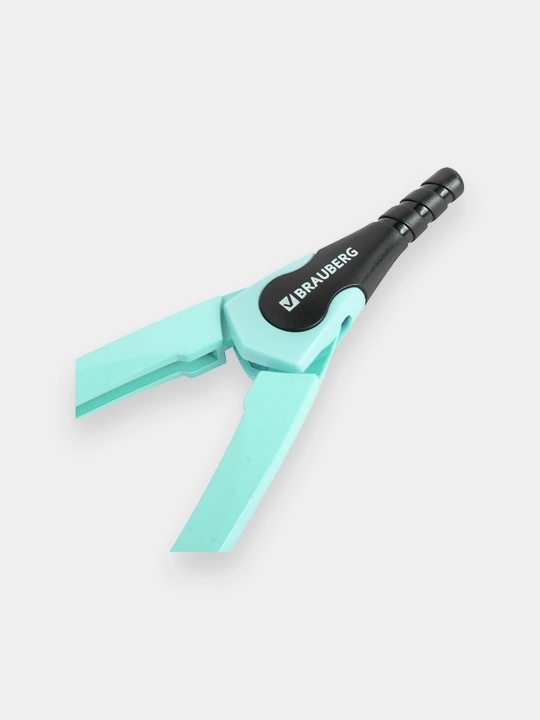 Готовальня BRAUBERG "ULTRA", 4 пр.: циркуль 135 мм, запасной грифель, насадка, 210824