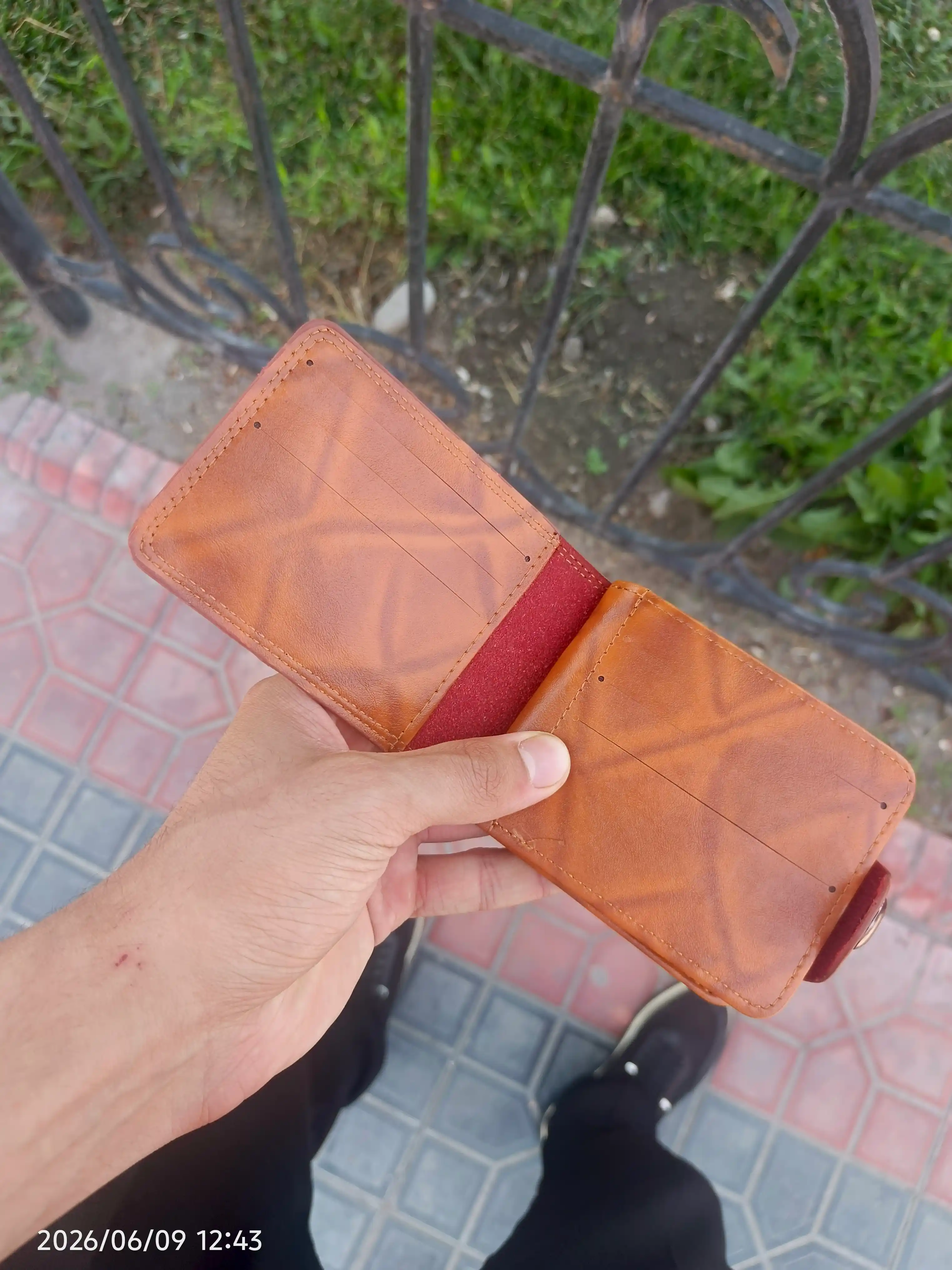 Erkaklar hamyoni, dollar rasmi bilan