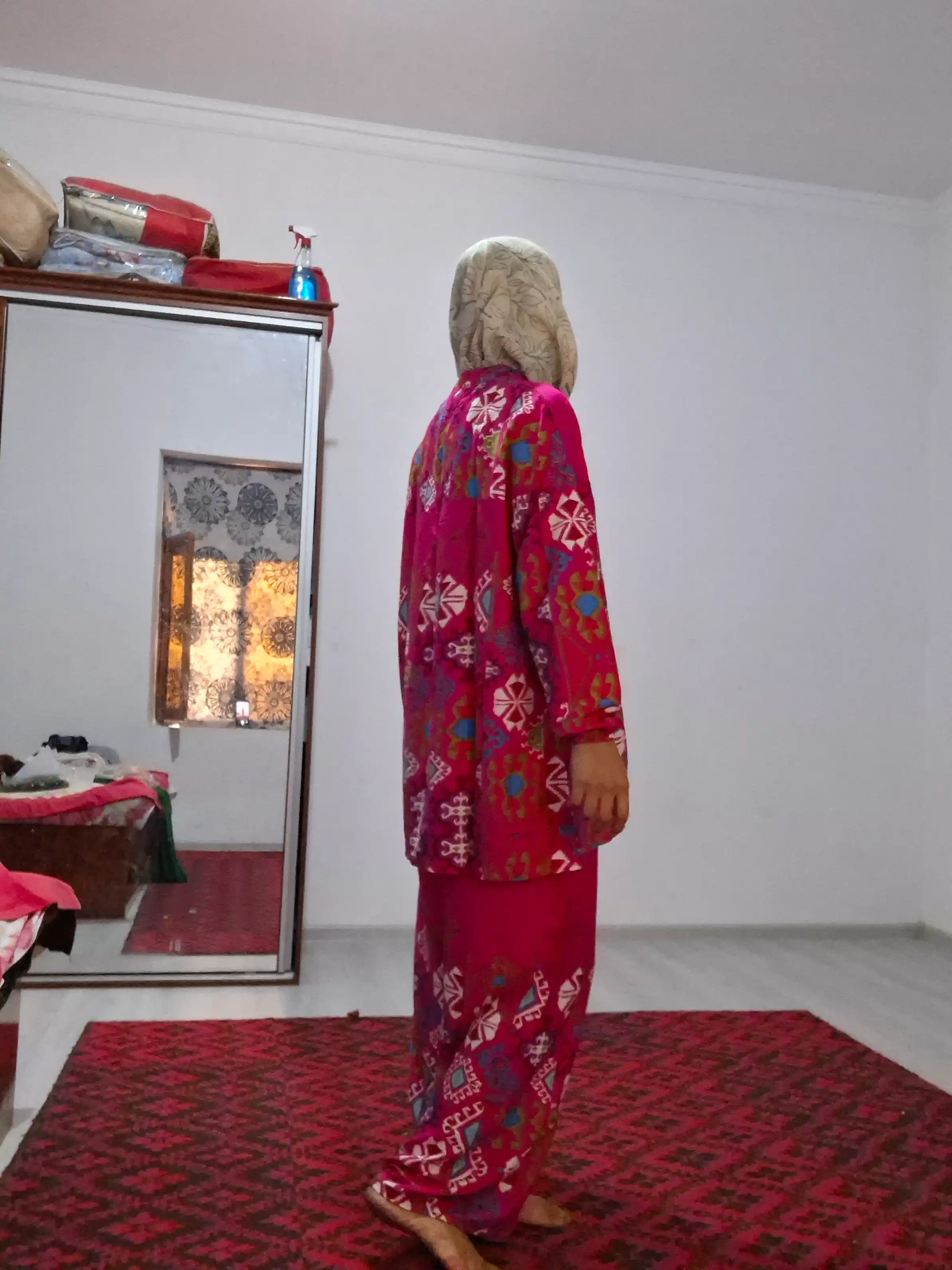 Ayollar milliy kostyumi ikki qismli, shimli tunika, erkin bichimli, 44-50 o‘lcham