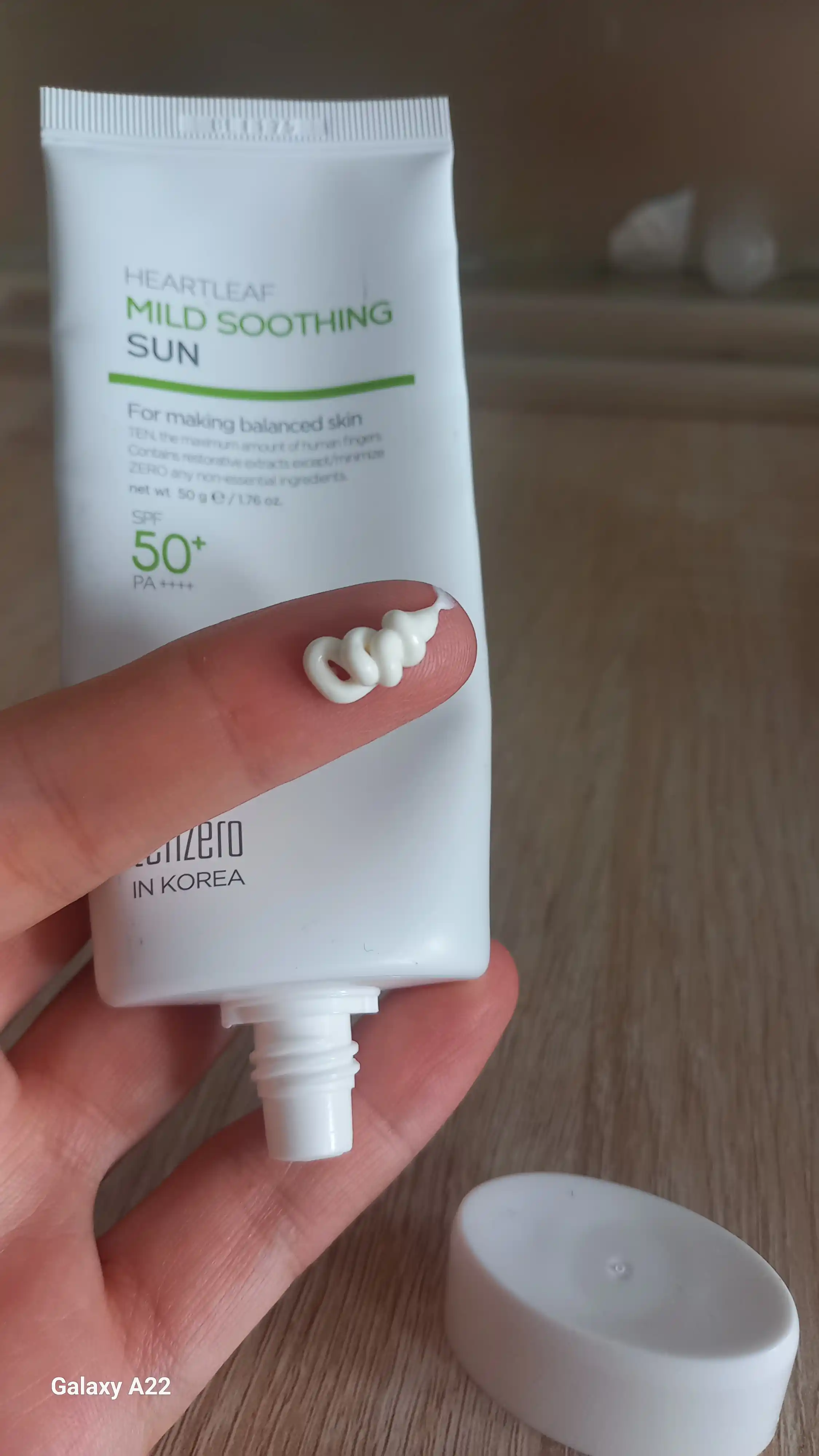 Quyoshdan himoyalovchi kremi yuz uchun tinchlantiruvchi SPF50+ PA++++, Tenzero