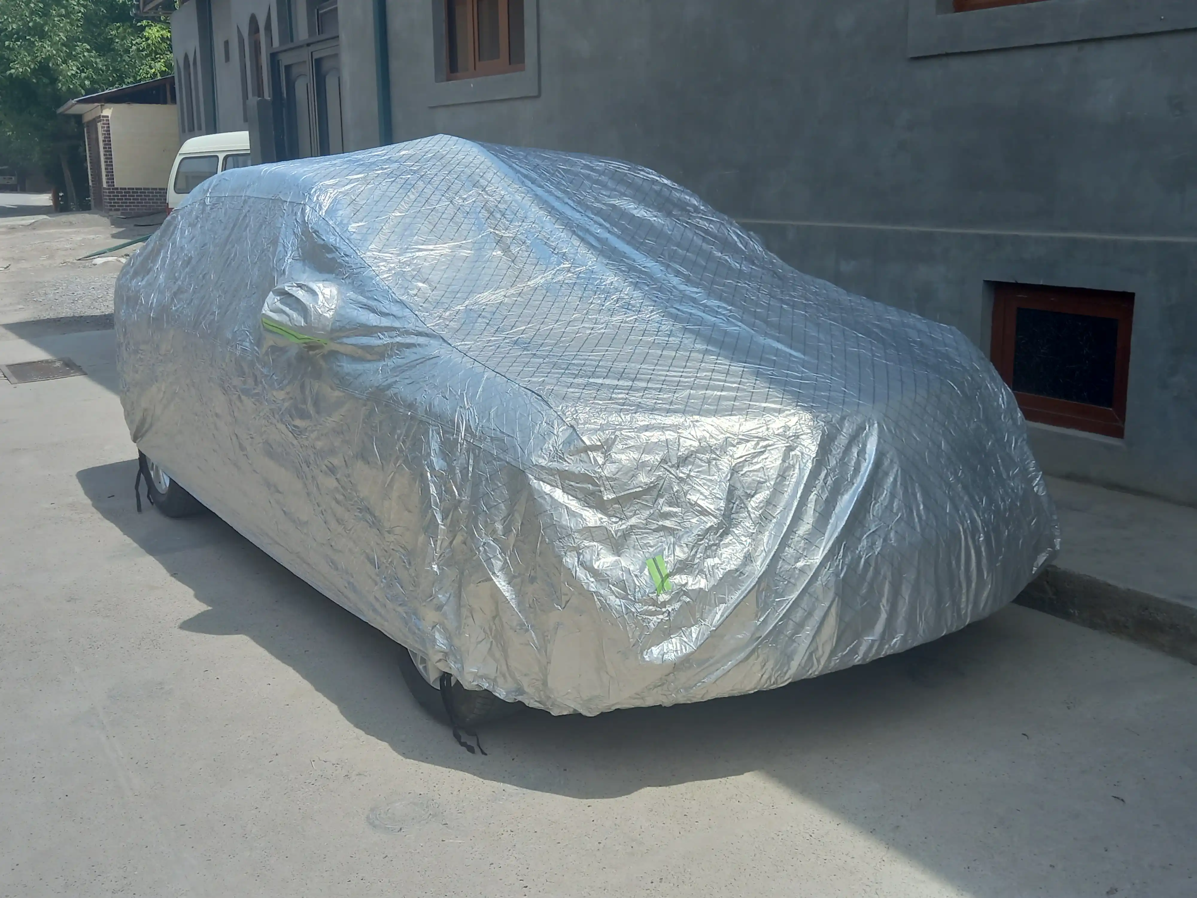 AVTOTENT universal barcha fasl uchun mos keladigan, suv oʻtkazmaydigan himoya tent g‘ilofi