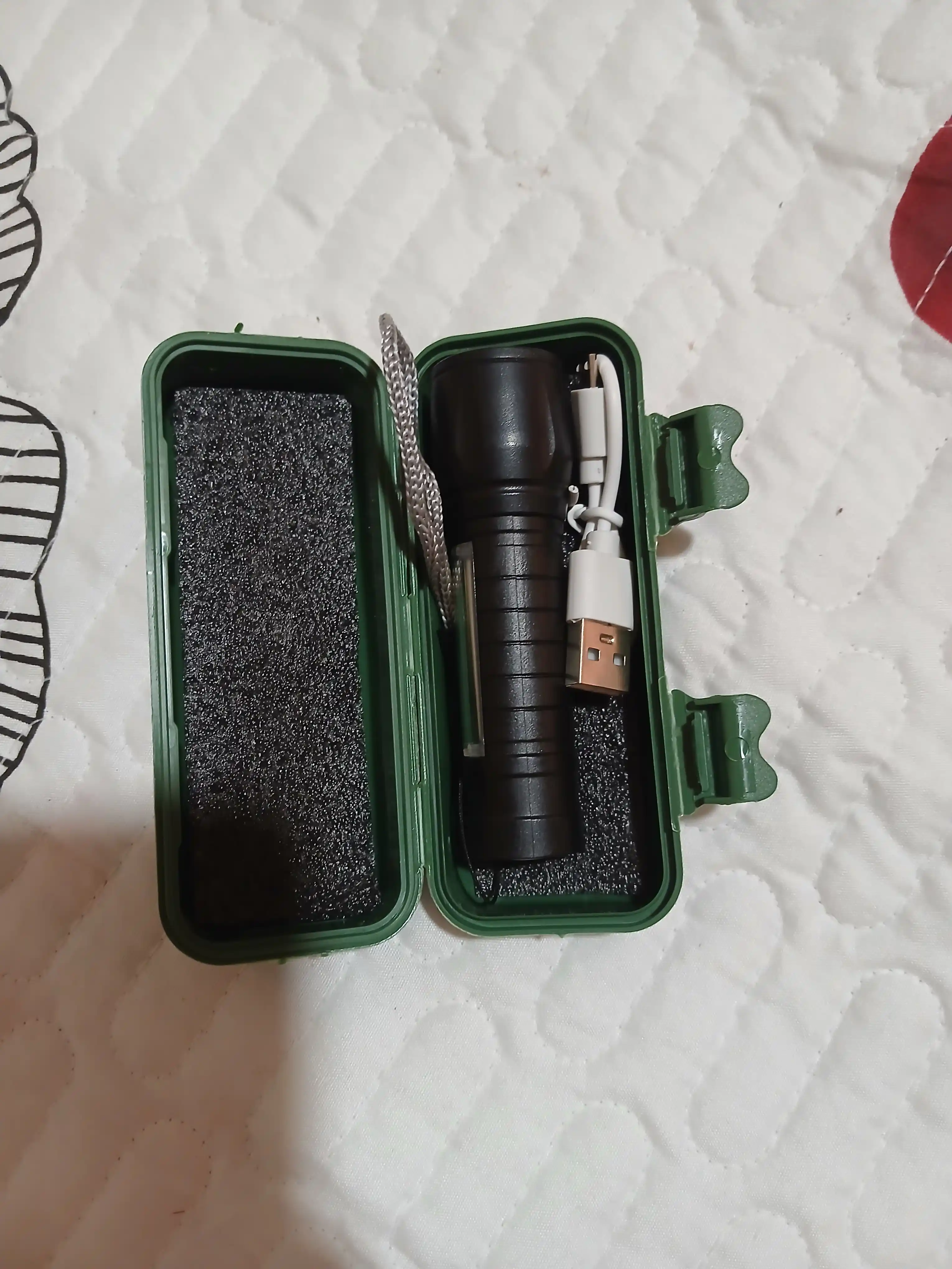 Akkumulyatorli qo‘l yorug‘lik diodli LED chiroq, USB-quvvatlagichning 3 xil yorug‘lik rejimi, g‘ilof shnuri