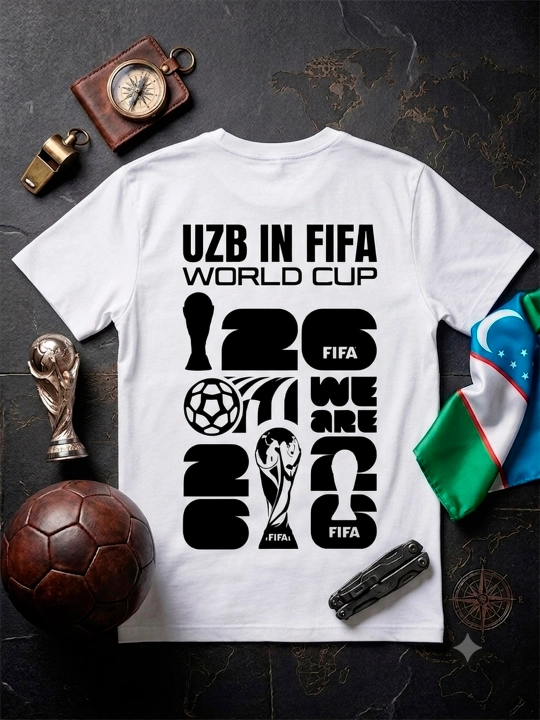 Erkaklar uchun sport futbolkasi UZB IN FIFA — qora rang, printli, paxtali