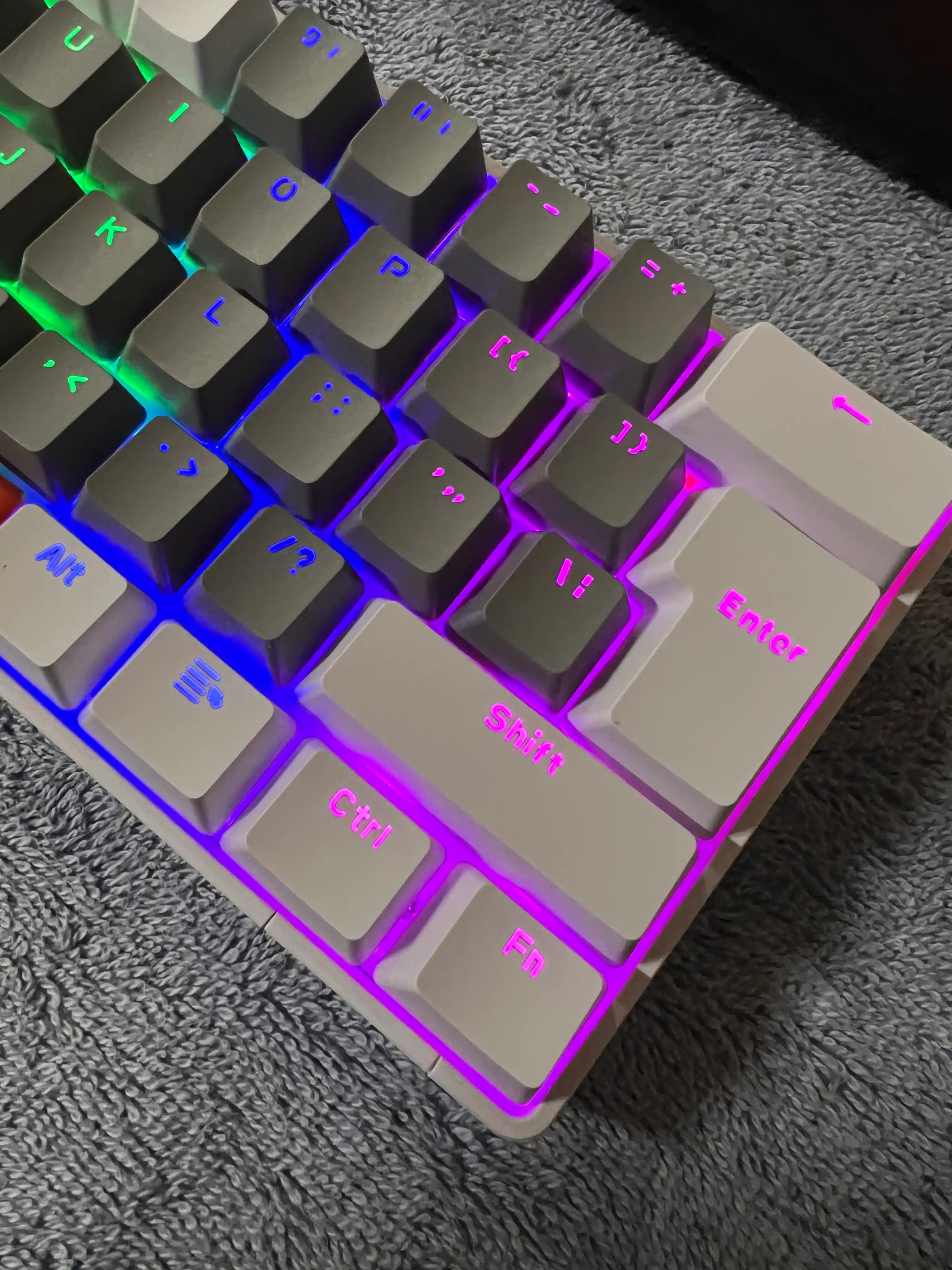 O'yin mexanik klaviaturasi T60