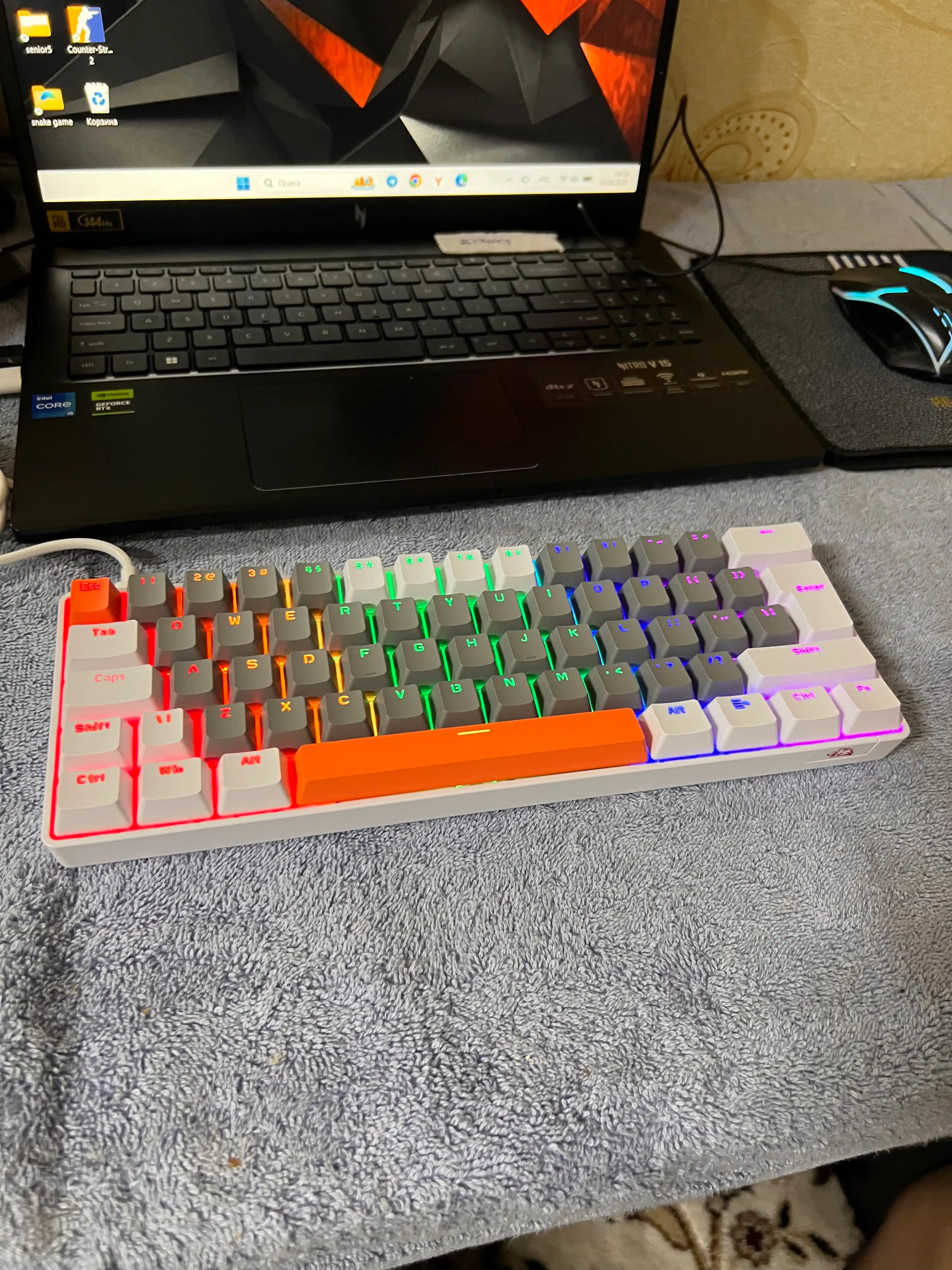 O'yin mexanik klaviaturasi T60