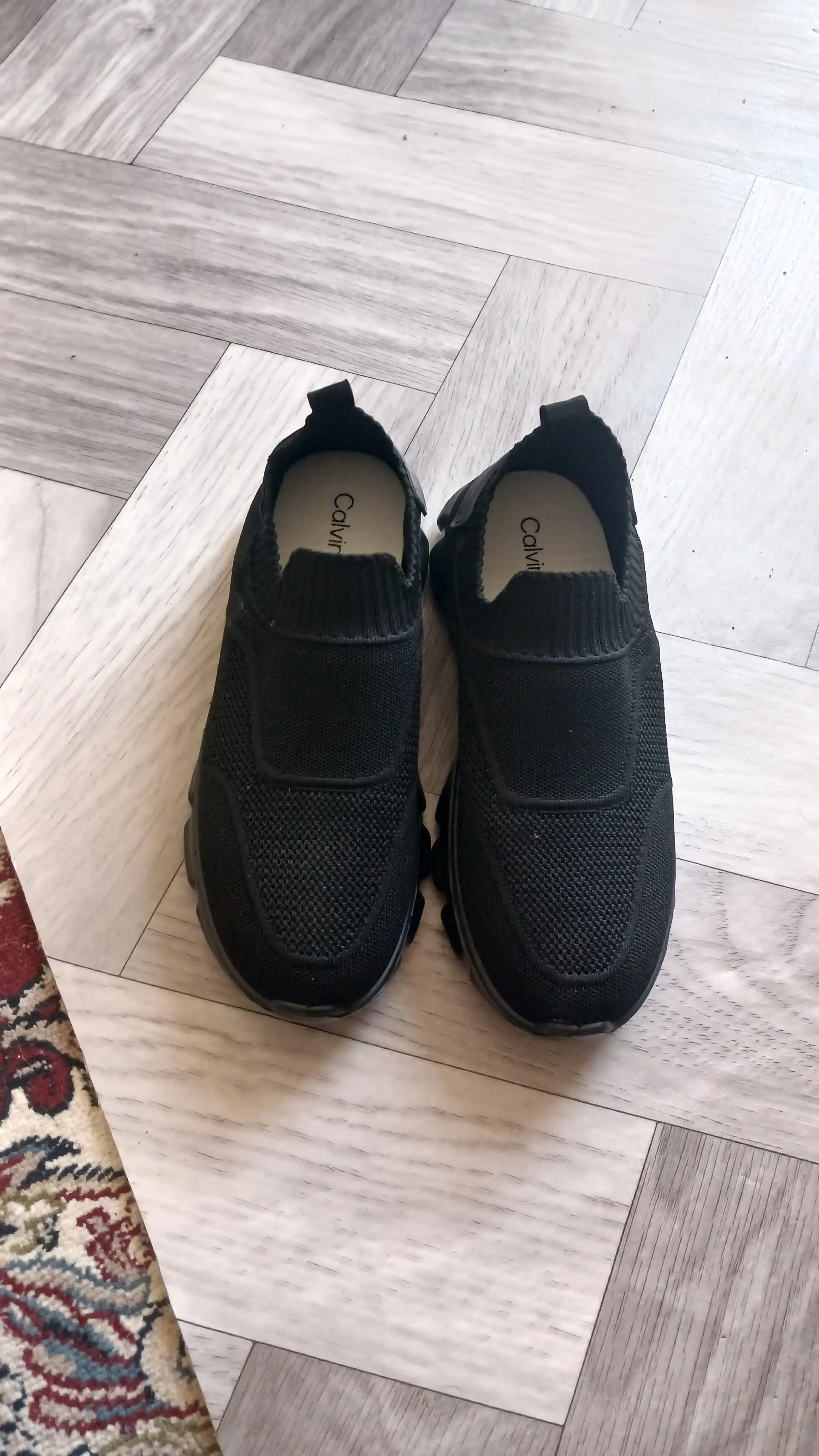 Tod's erkaklar sliponlar o'lchami 39-43, kichik o'lchamlar tavsiya etiladi