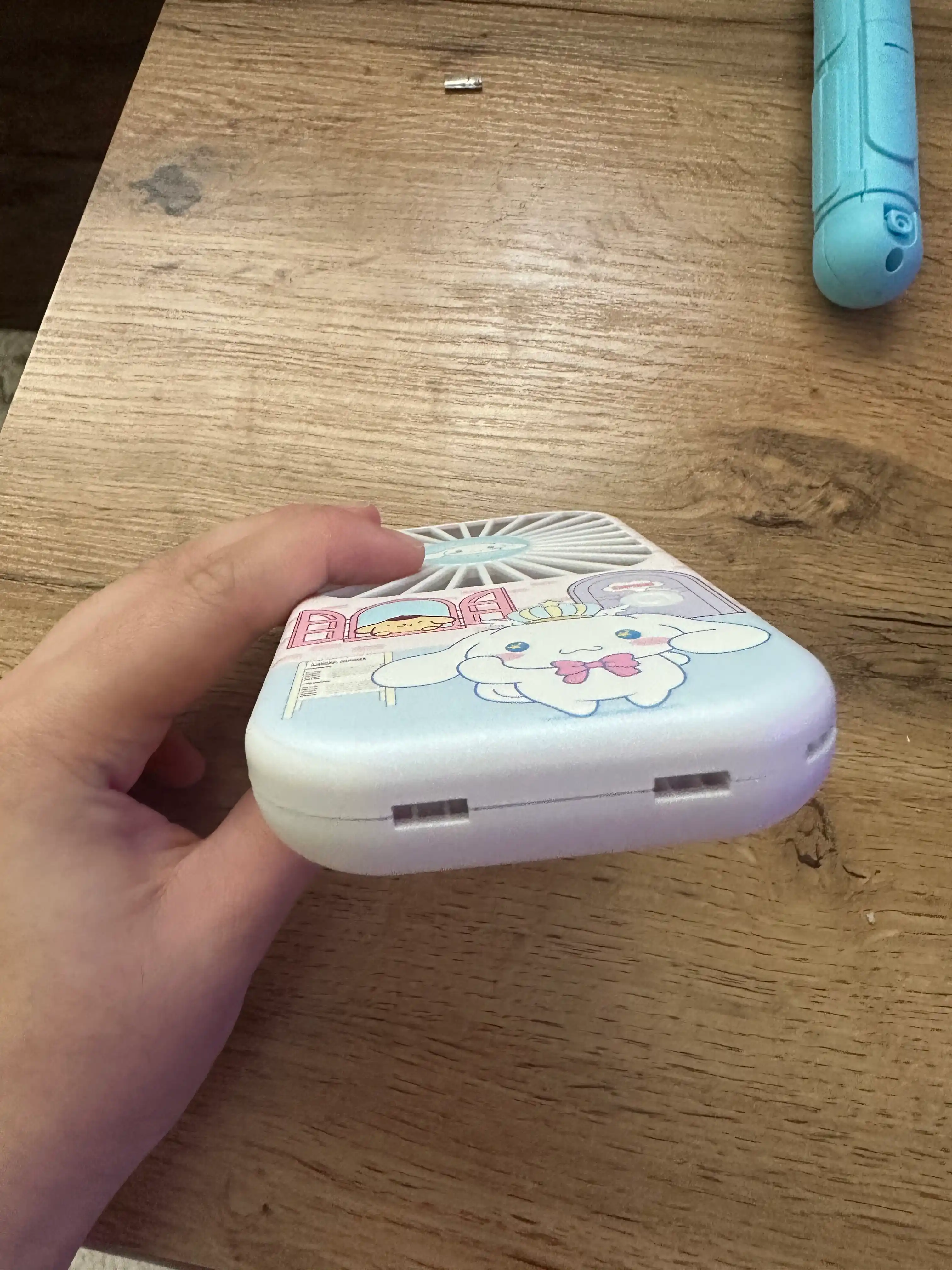 Universal mini qo‘l ventilyatori, stol ustiga qo'yadigan, USB kabelli, portativ, ixcham