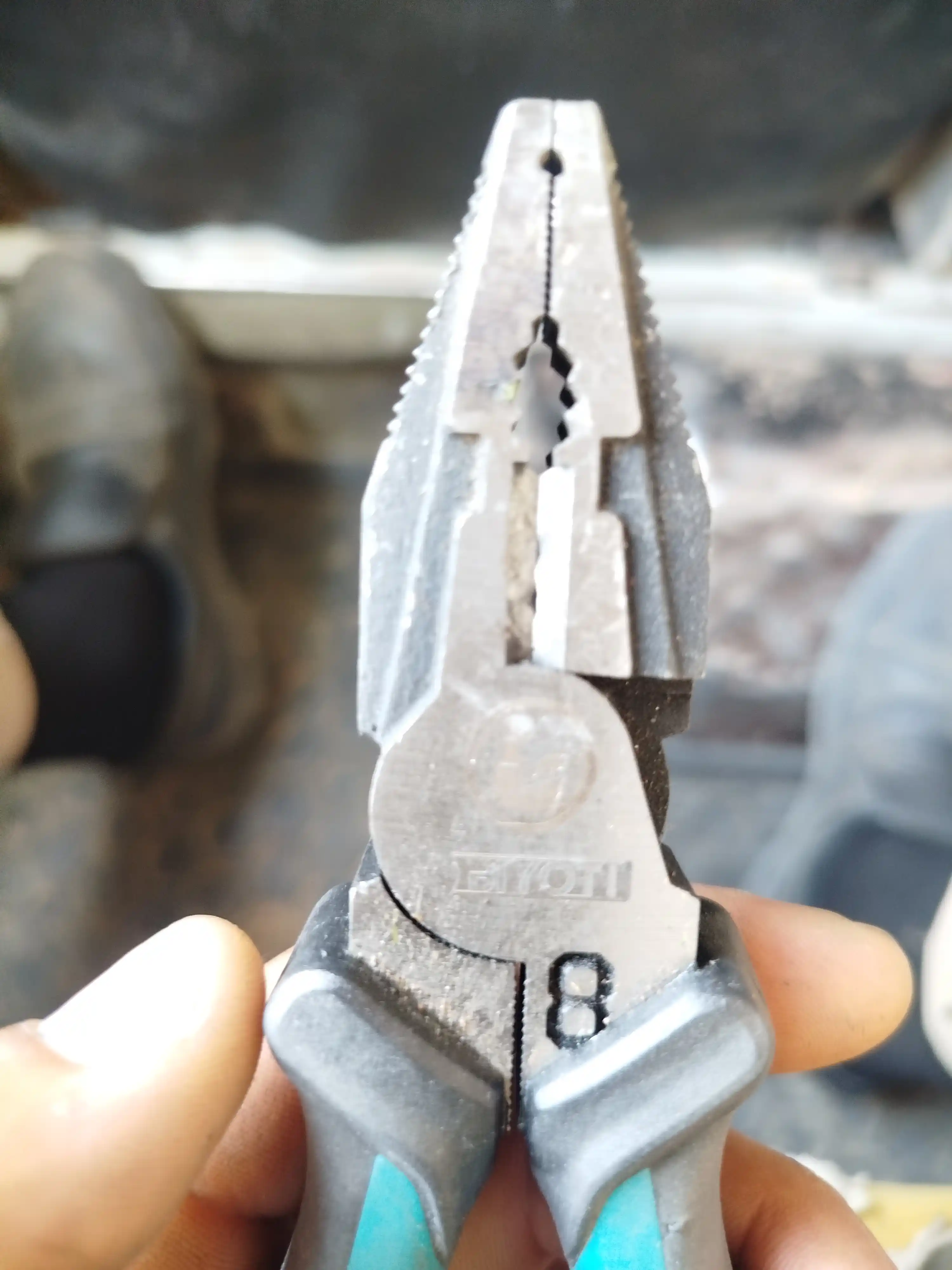Комбинированные плоскогубцы BIYOTI BYT-050602, 8" (200 мм), CR-V