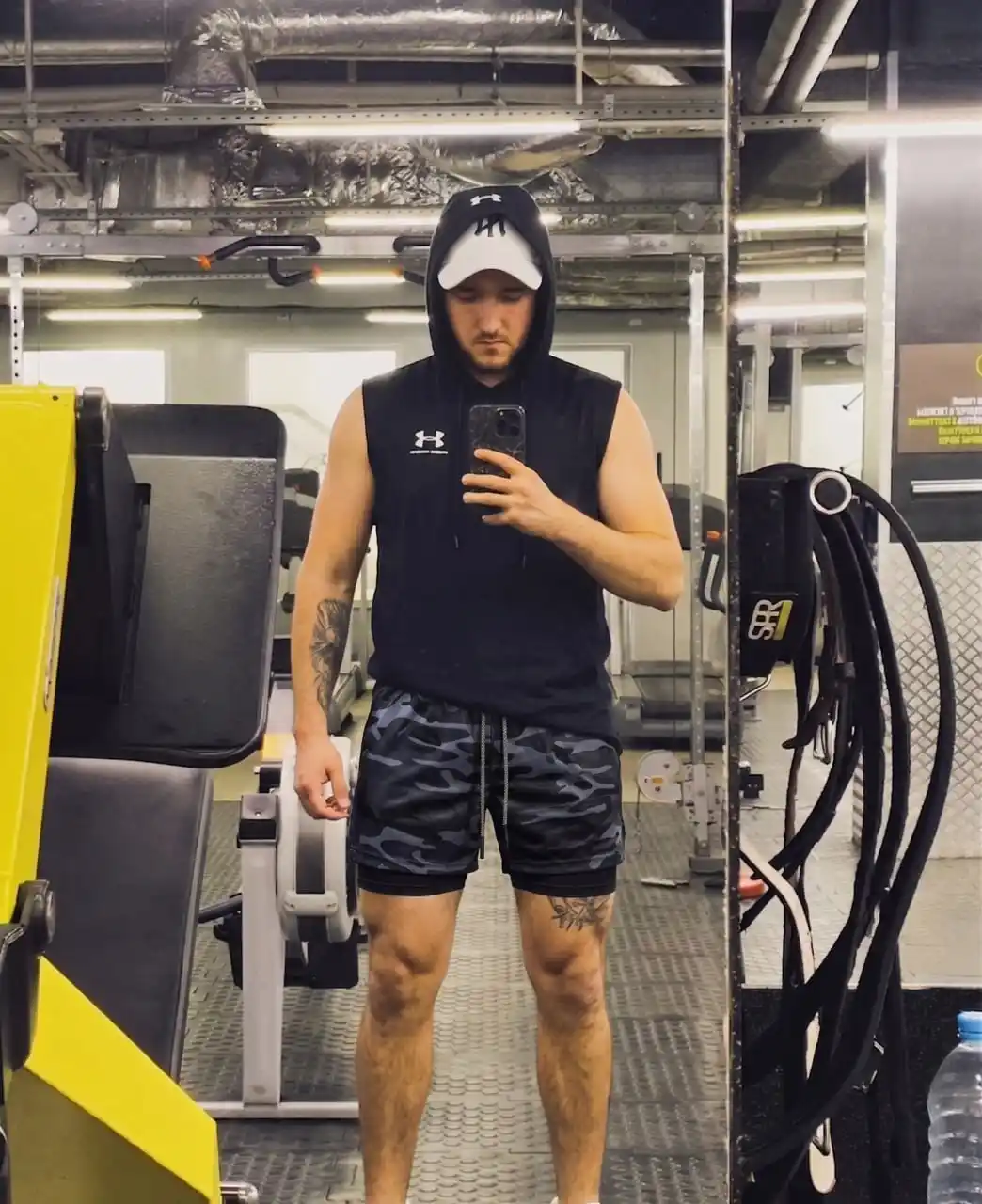 Erkaklar sport shortigi 2 tasi 1 da: tayts va telefon uchun cho'ntakli, sport va fitnes