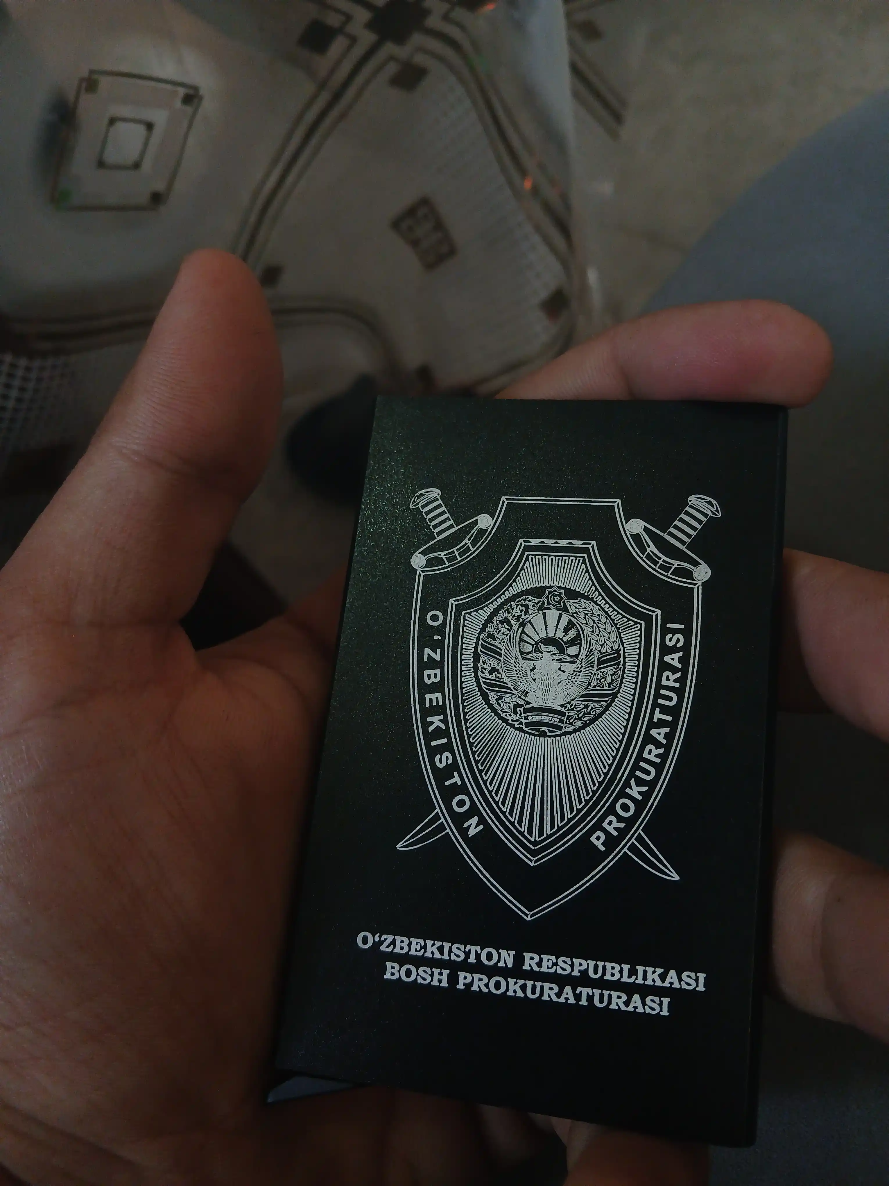 RFID, plastik kartalar, tashrifnomalardan himoyalangan kartalar uchun metall tutqich