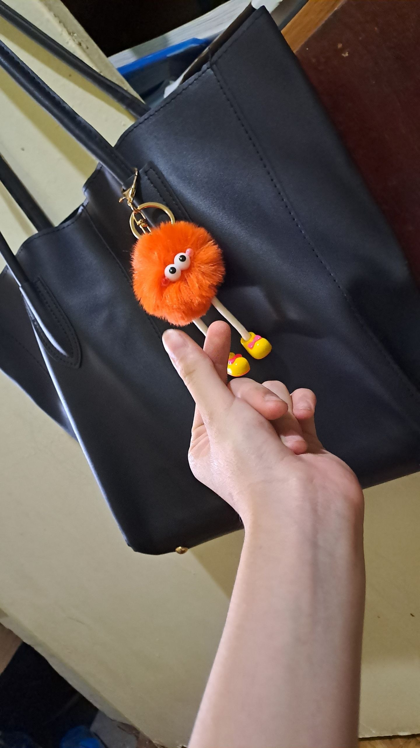 Ayollar uchun katta shopper sumka, PU charm tote, ish va hujjatlar uchun