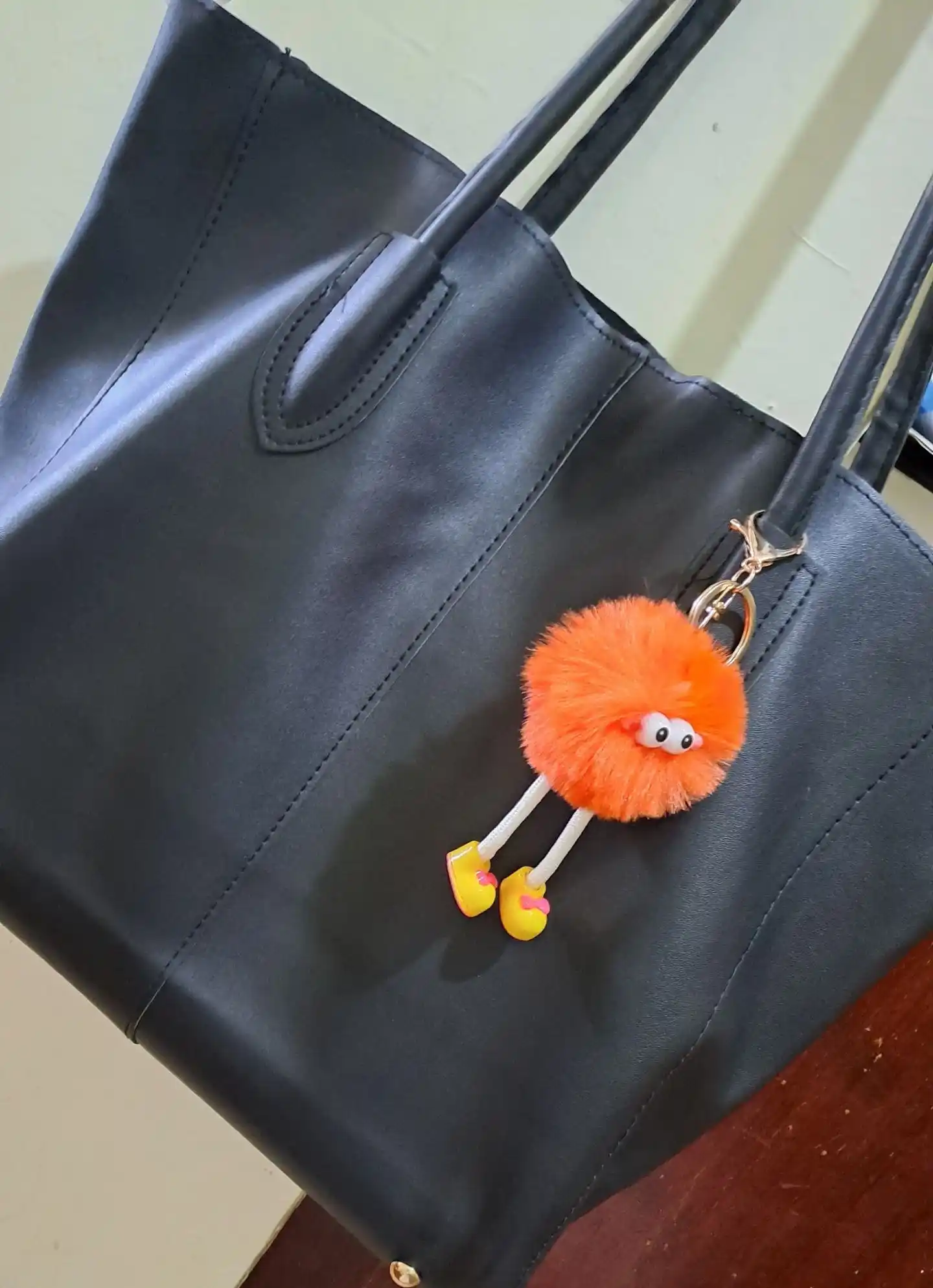 Ayollar uchun katta shopper sumka, PU charm tote, ish va hujjatlar uchun