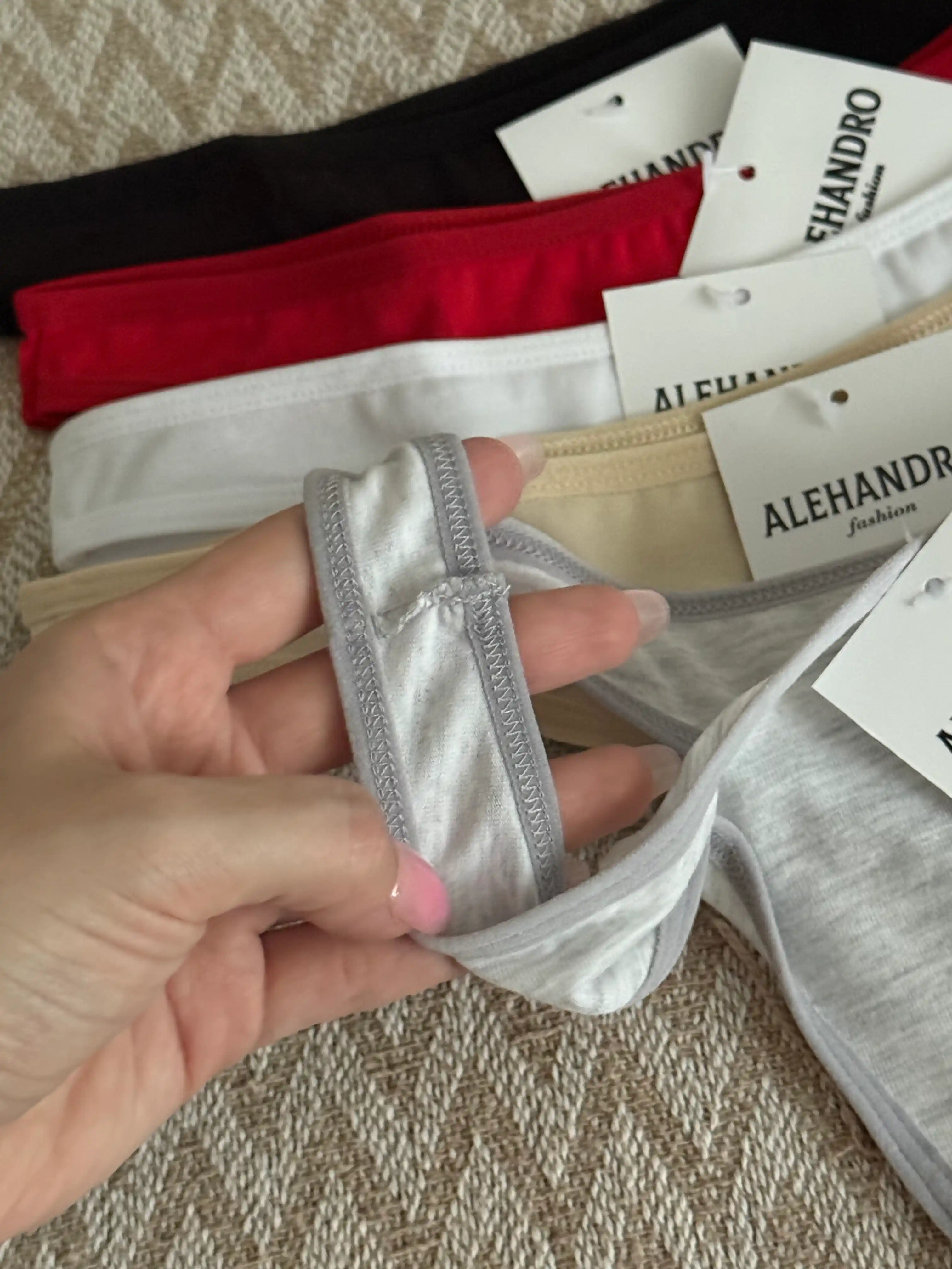 Ayollar uchun trusiklar, stringi, paxta, to'plamda 5 dona
