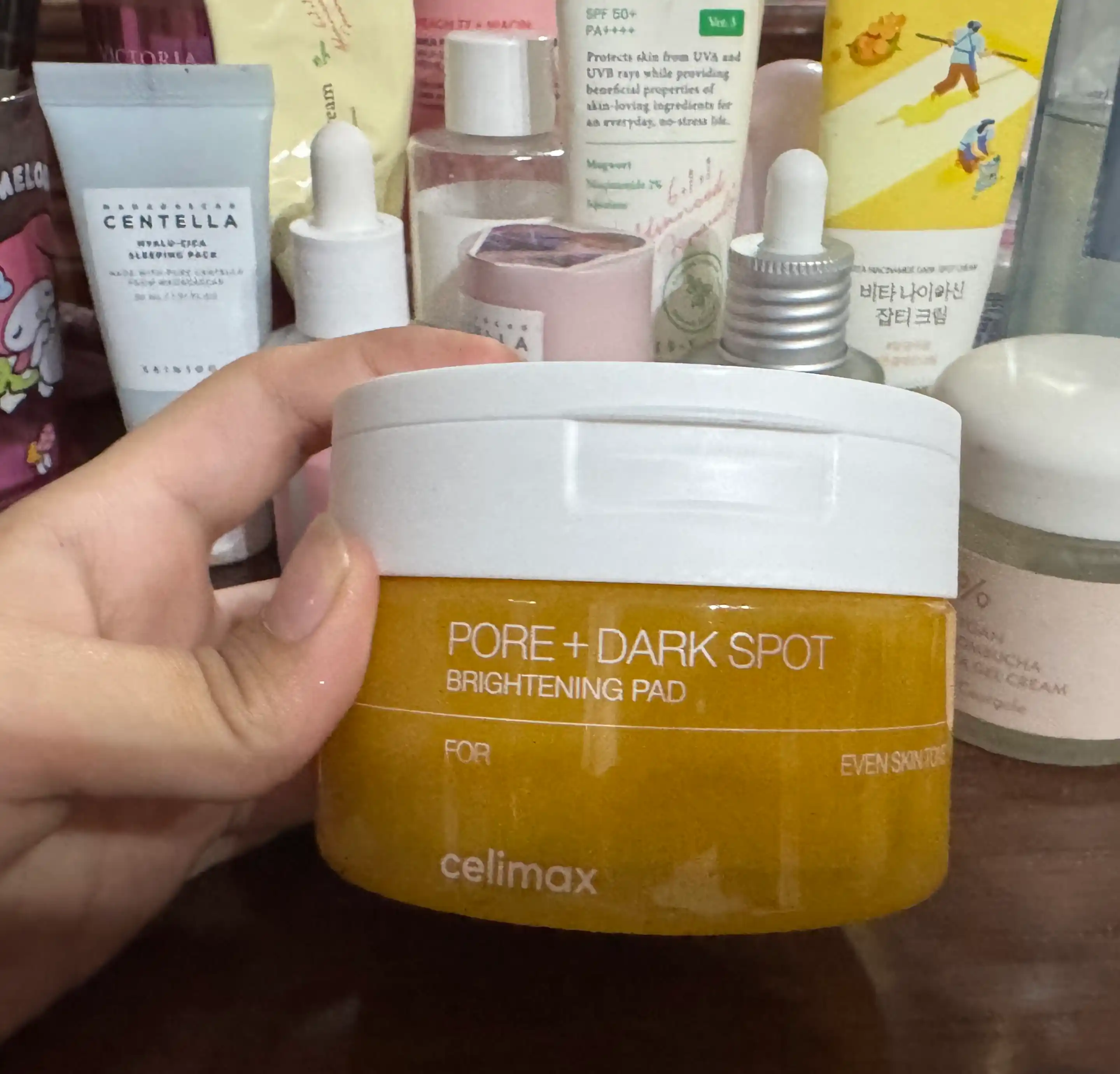 Celimax Pore + Dark Spot Brightening Pads — poralarni toraytirib, teri rangini yaxshilaydi