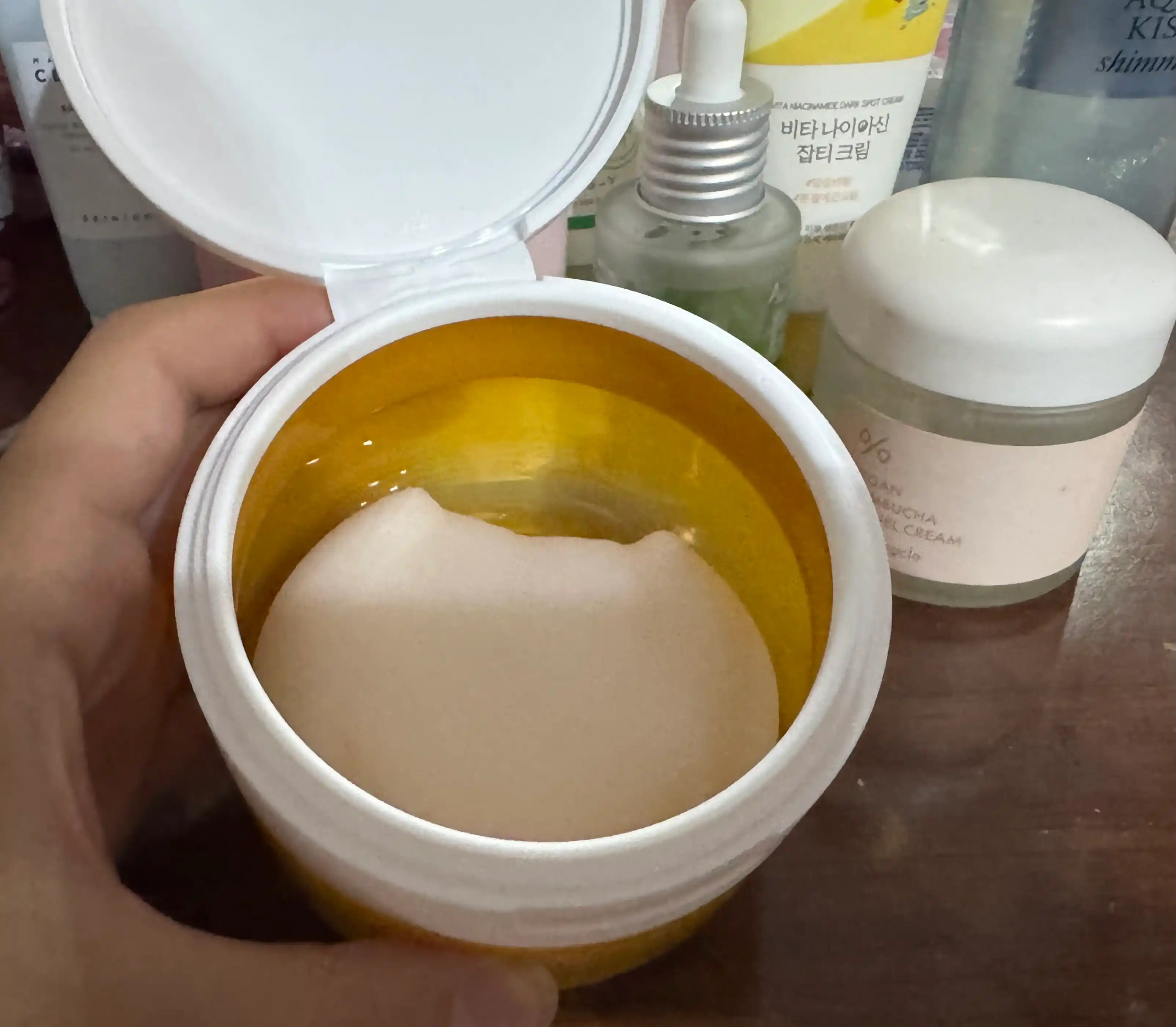 Celimax Pore + Dark Spot Brightening Pads — poralarni toraytirib, teri rangini yaxshilaydi