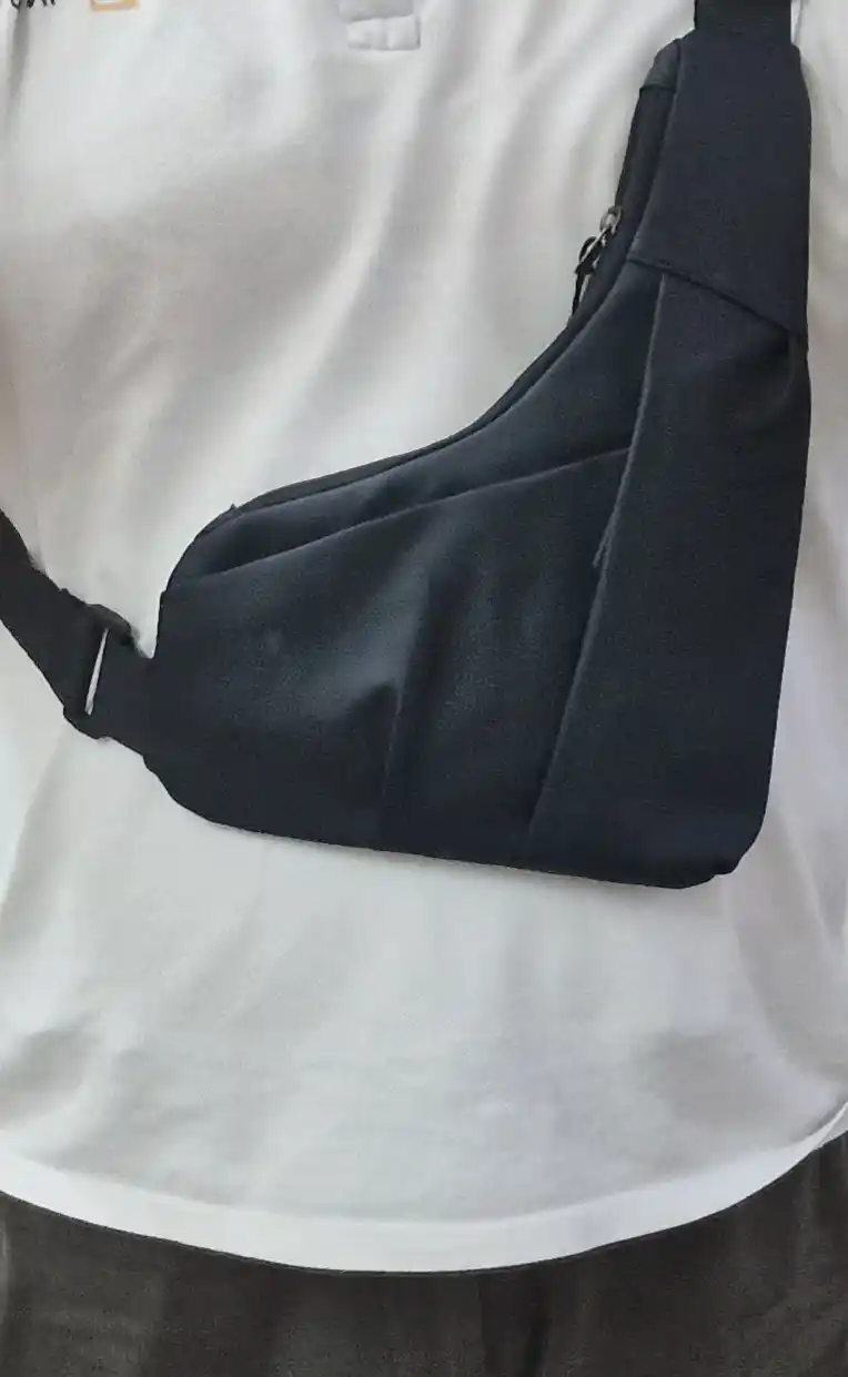 Мужская сумка через плечо sling bag водоотталкивающая повседневная