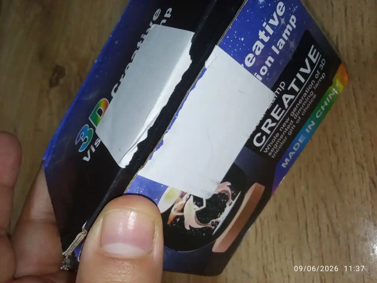 Svetilnik 3 d chiroq tungi, kristal shar va yog'och asos