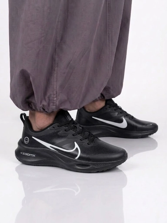 Erkaklar va ayollar uchun krosovkalar NlKE Air ZoomX 1 razmer kattasi tavsiya etiladi - 