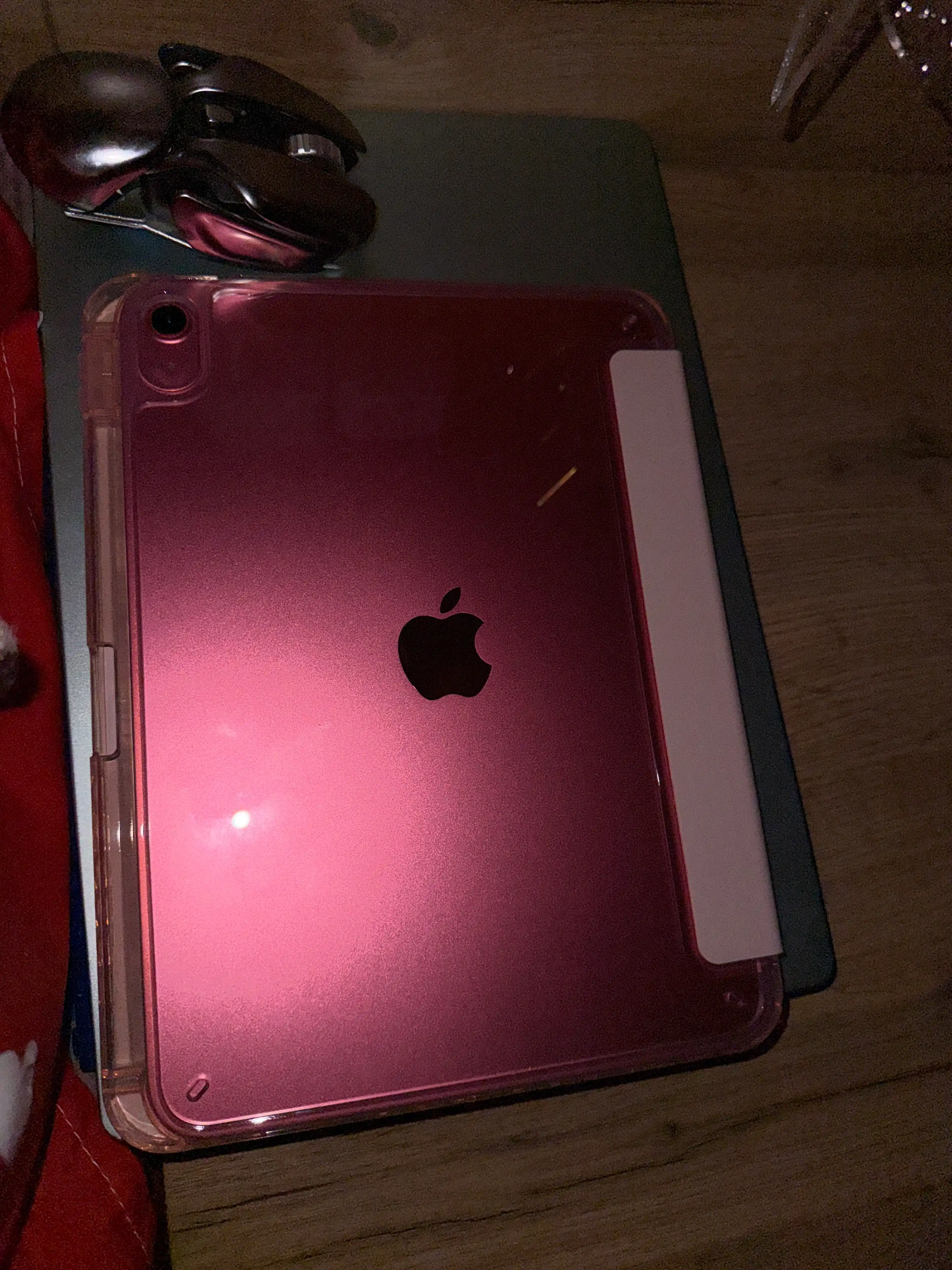 SmartCover Pro iPad uchun taglik funksiyali magnitli g'ilof
