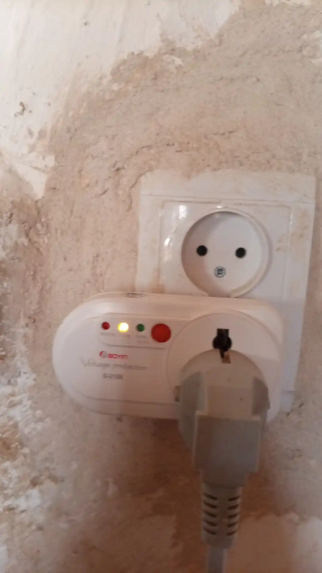 Tok Himoya qurilmasi 220V 16A 2000W kuchlanishdan rele, uy maishiy texnika uchun