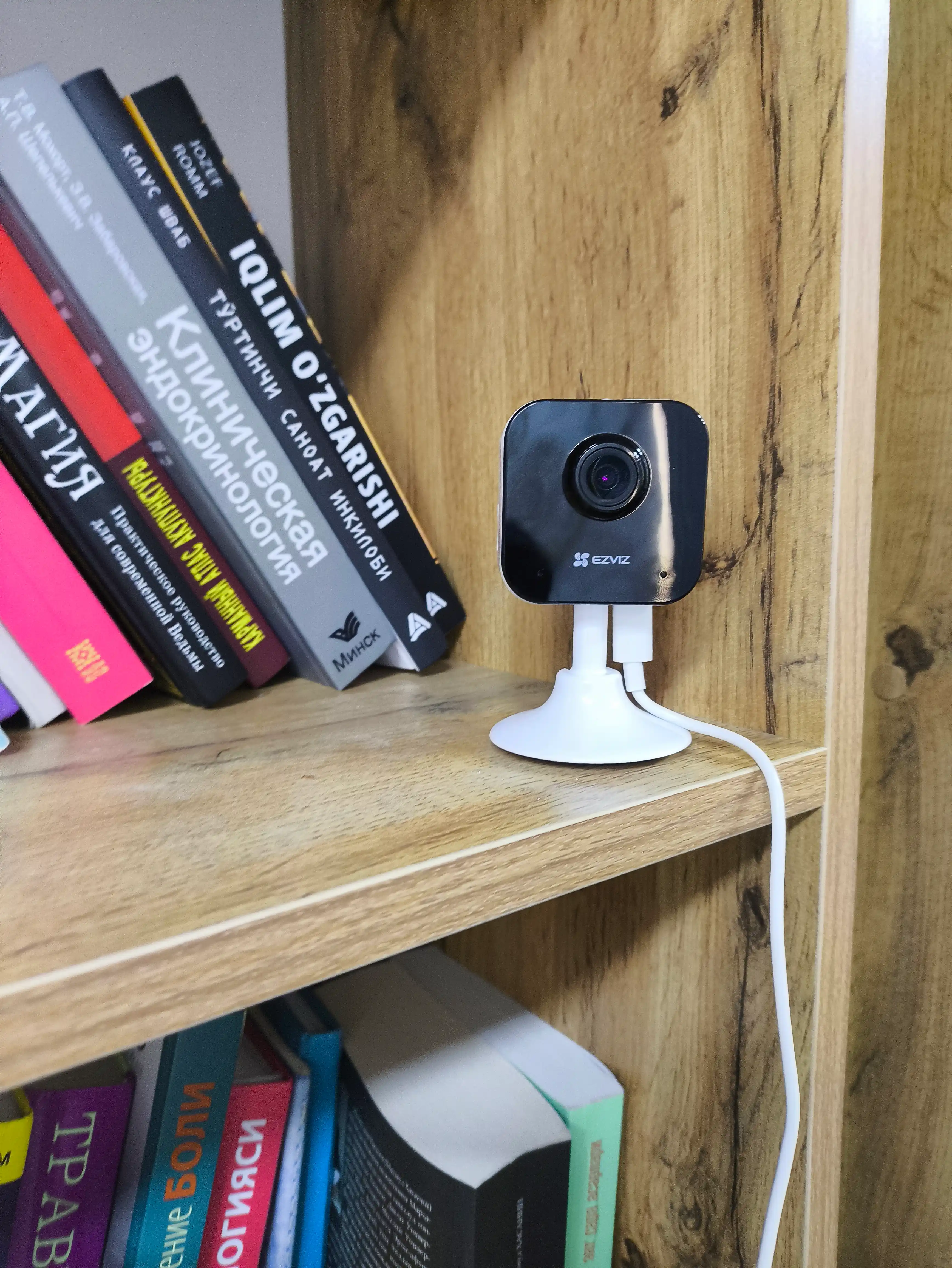 Камера видеонаблюдения Ezviz H1c (2Мп) Wi-Fi, двусторонний разговор, детектор движения