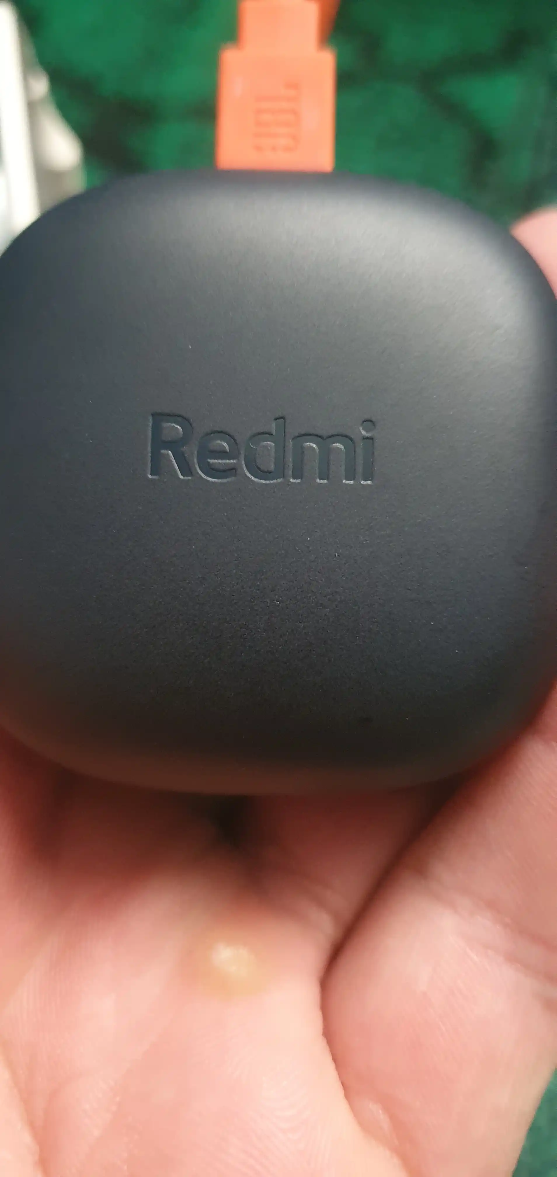 Redmi buds 6 play simsiz quloqchinlari, 36 soatgacha musiqa tinglash imkoniyati